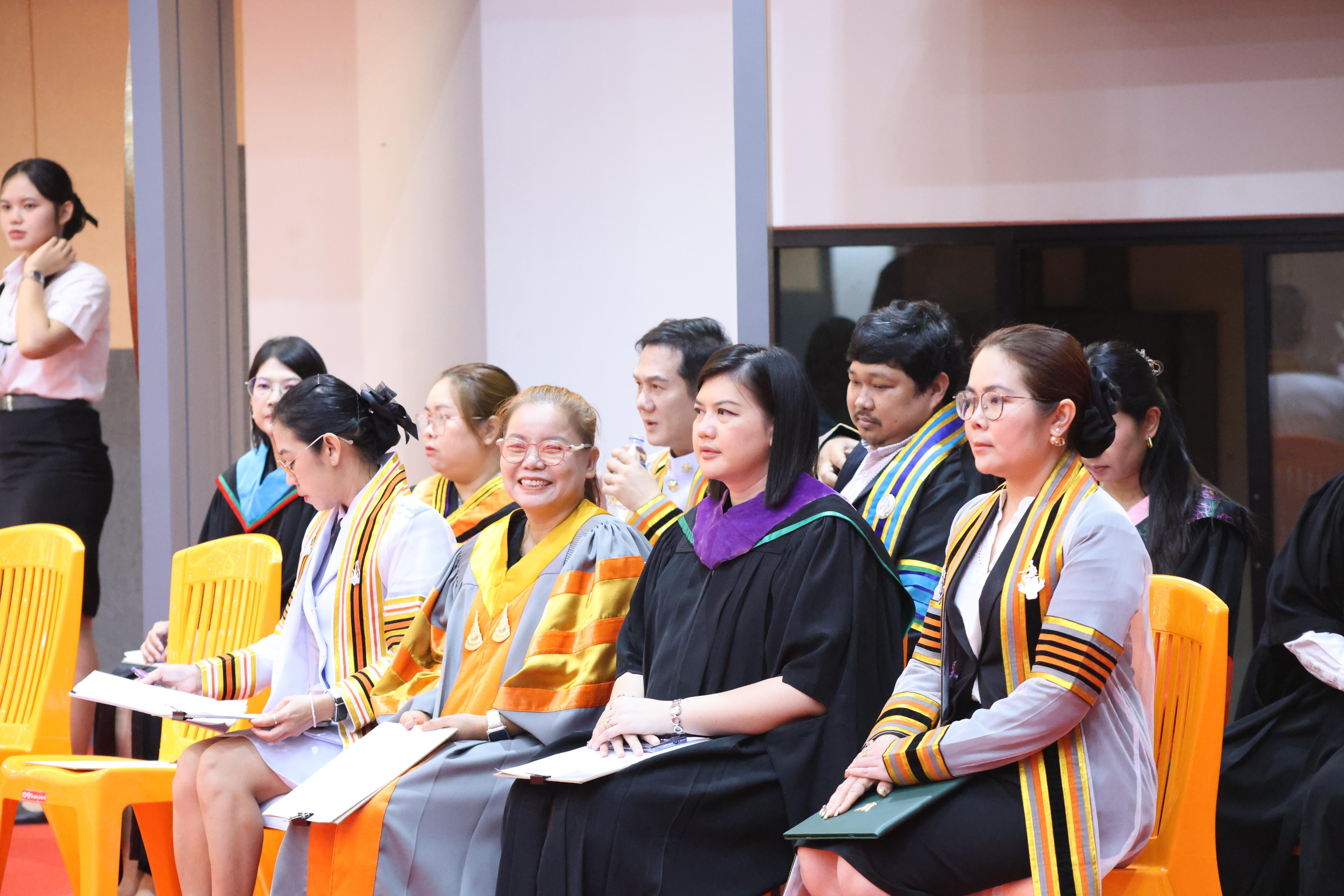 135. พิธีรับประกาศนียบัตร ปัจฉิมนิเทศ และอำลาครุศาสตร์ ประจำปี2569