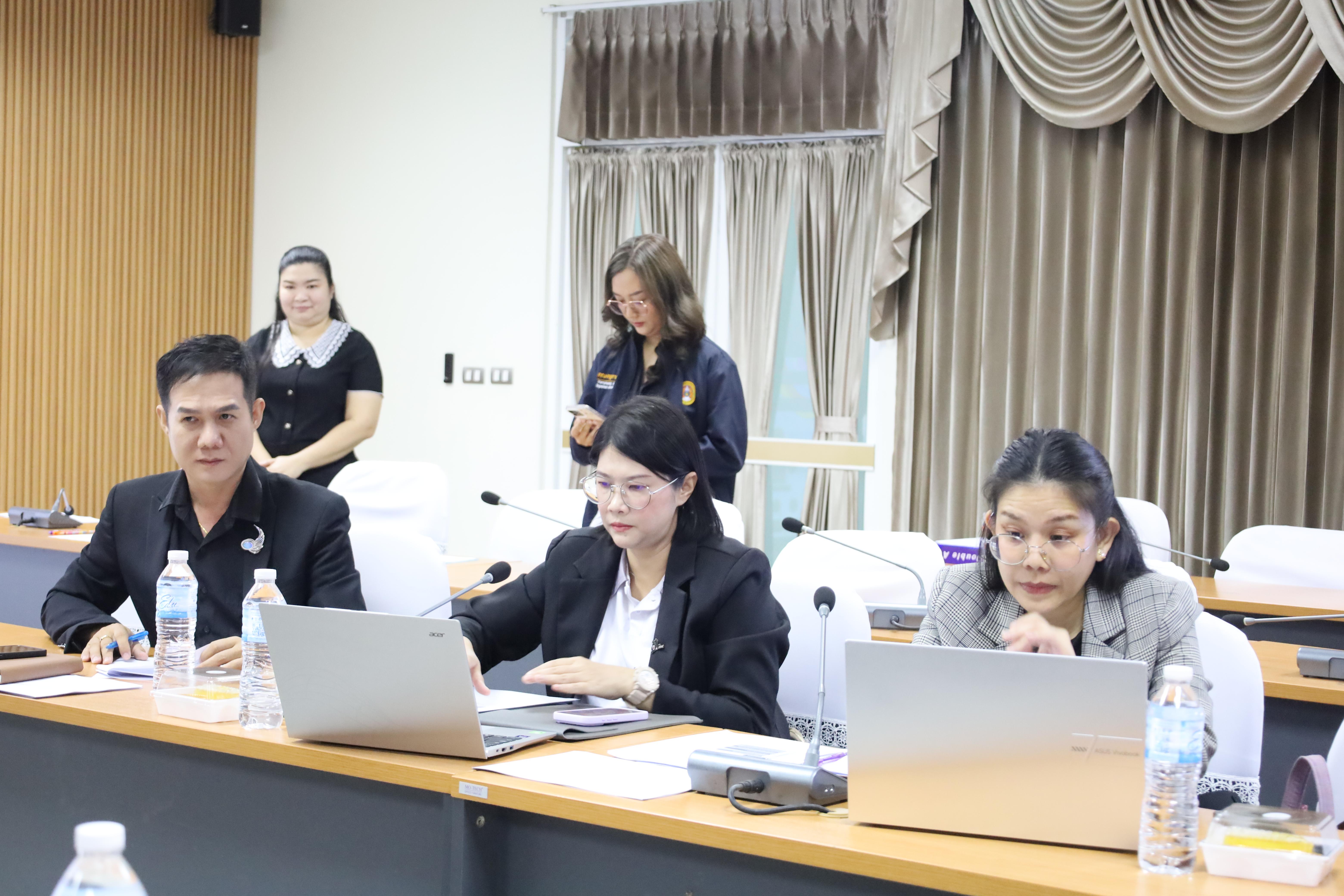 9. โครงการพัฒนารูปแบบหลักสูตรเพื่อเสริมสร้างความฉลาดรู้และคุณลักษณะ 4 ประการ