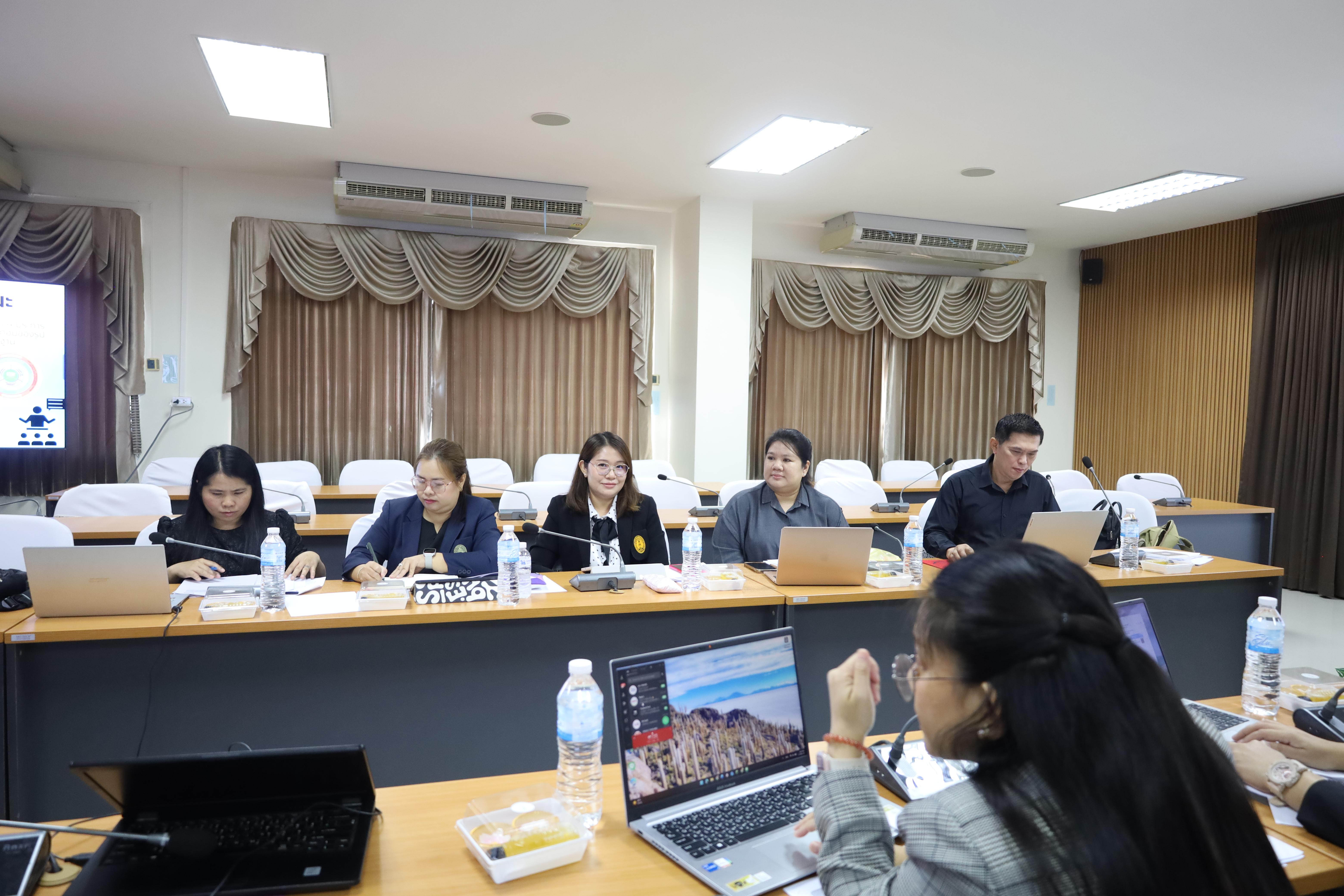 15. โครงการพัฒนารูปแบบหลักสูตรเพื่อเสริมสร้างความฉลาดรู้และคุณลักษณะ 4 ประการ