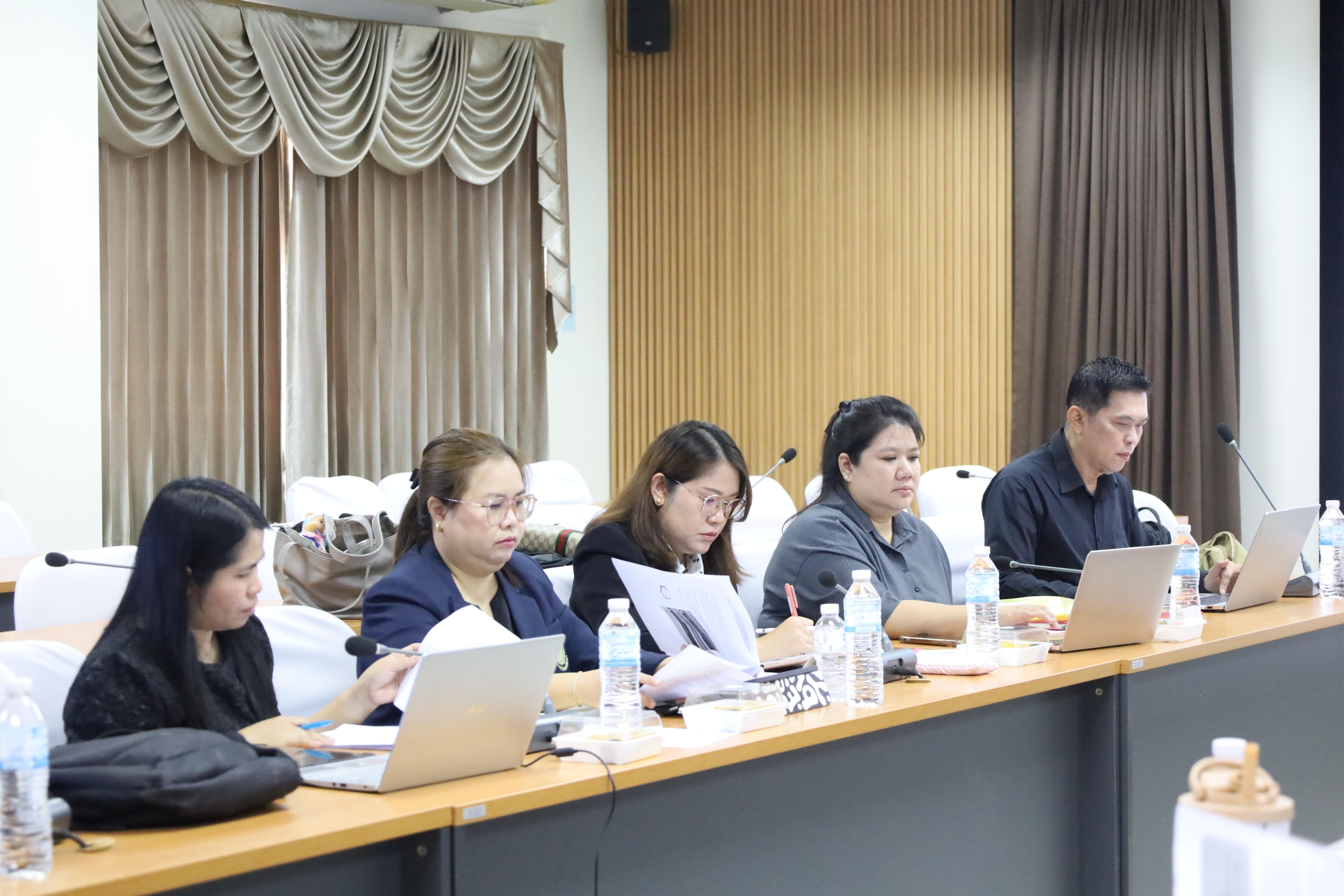 28. โครงการพัฒนารูปแบบหลักสูตรเพื่อเสริมสร้างความฉลาดรู้และคุณลักษณะ 4 ประการ