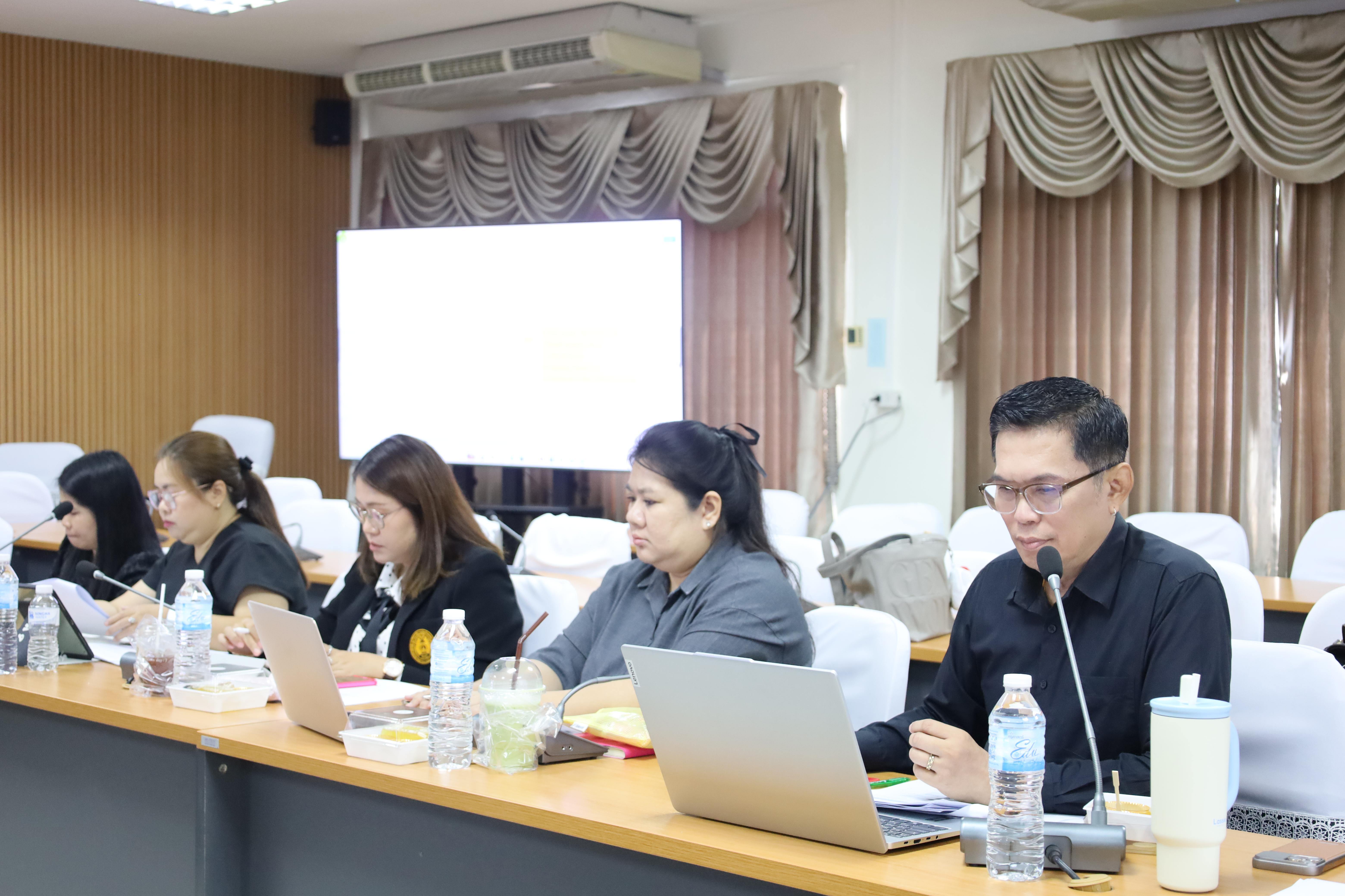 31. โครงการพัฒนารูปแบบหลักสูตรเพื่อเสริมสร้างความฉลาดรู้และคุณลักษณะ 4 ประการ