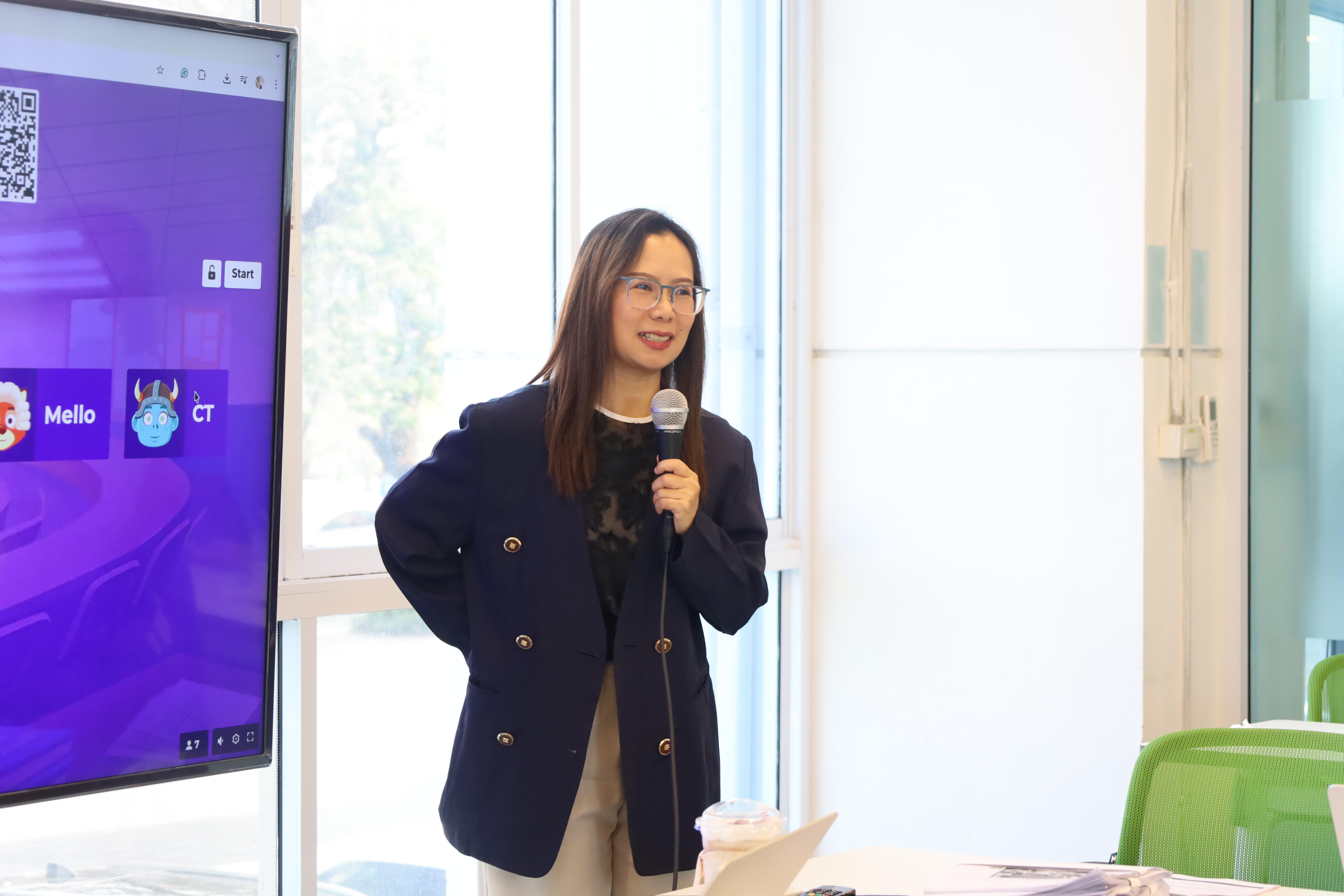 10. การอบรมเชิงปฏิบัติการการพัฒนาทักษะภาษาอังกฤษระดับบัณฑิต