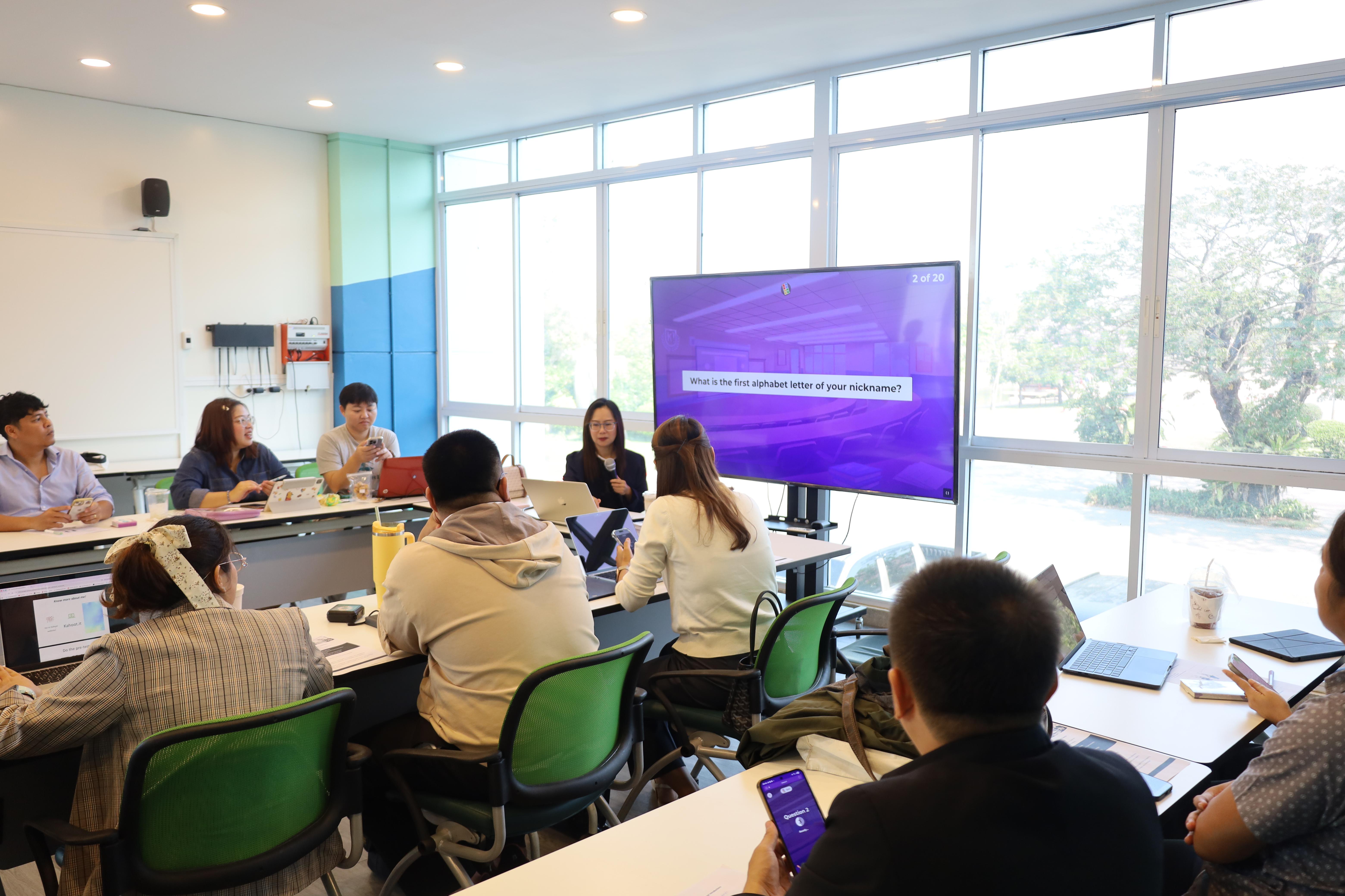 15. การอบรมเชิงปฏิบัติการการพัฒนาทักษะภาษาอังกฤษระดับบัณฑิต