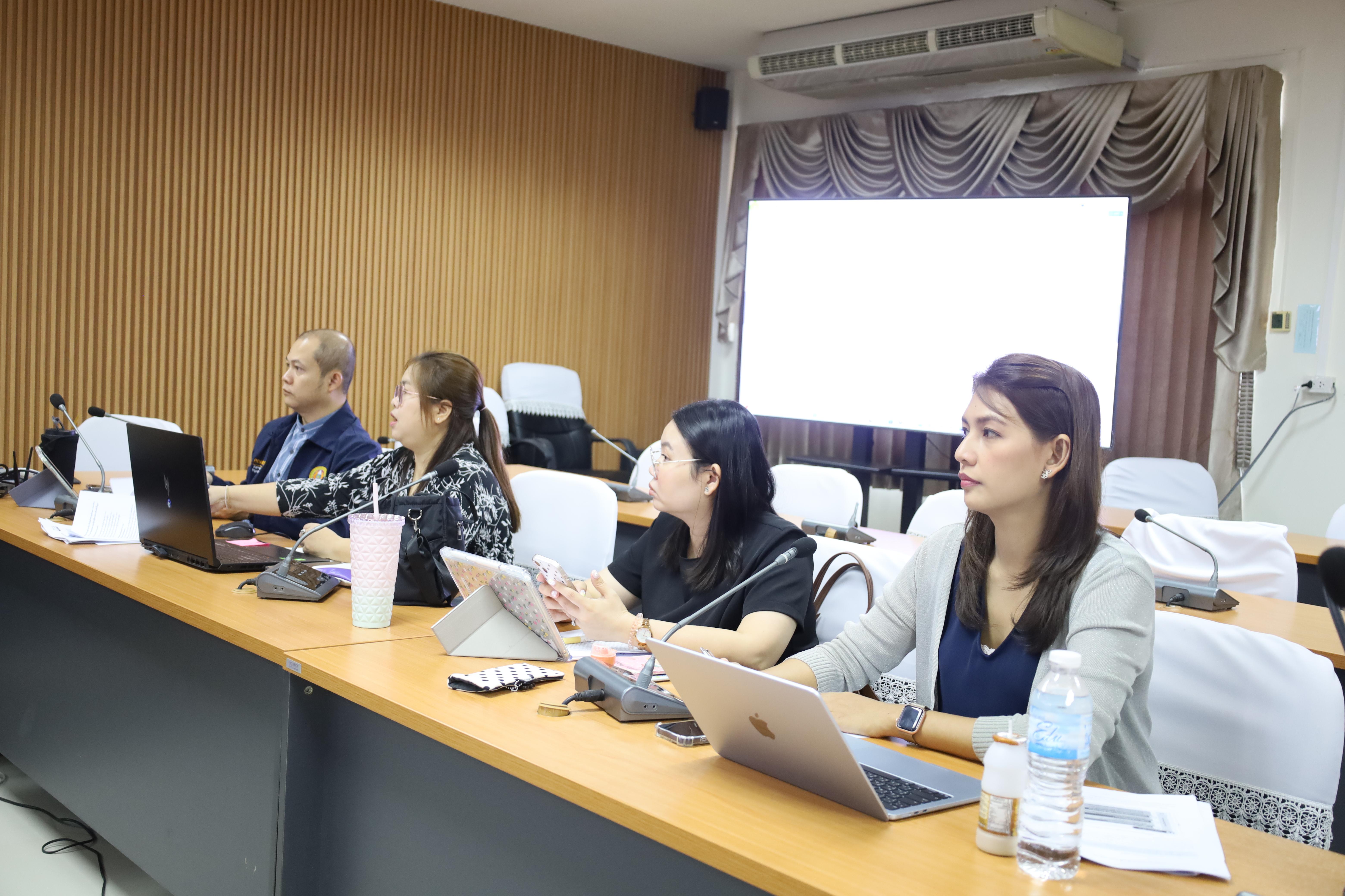 32. โครงการพัฒนารูปแบบหลักสูตรเพื่อเสริมสร้างความฉลาดรู้และคุณลักษณะ 4 ประการ PTRU Model