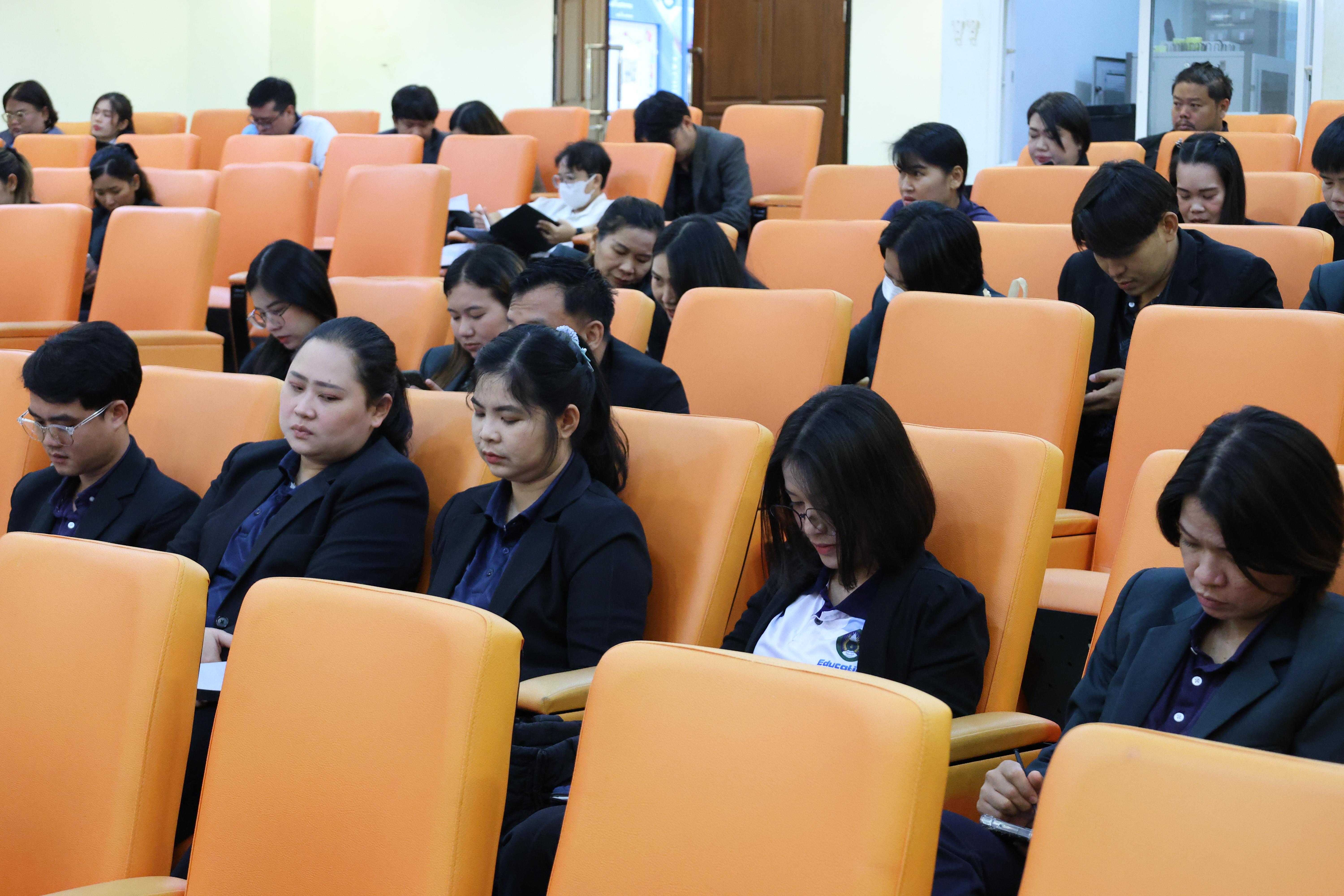 28. กิจกรรมอบรมเชิงปฏิบัติการ เรื่อง พัฒนาทักษะการทำวิจัยอย่างไรให้สำเร็จ และติดตามความก้าวหน้าการทำวิทยานิพนธ์/การค้นคว้าอิสระ สำหรับนักศึกษาระดับบัณฑิตศึกษา สาขาวิชาการบริหารการศึกษา