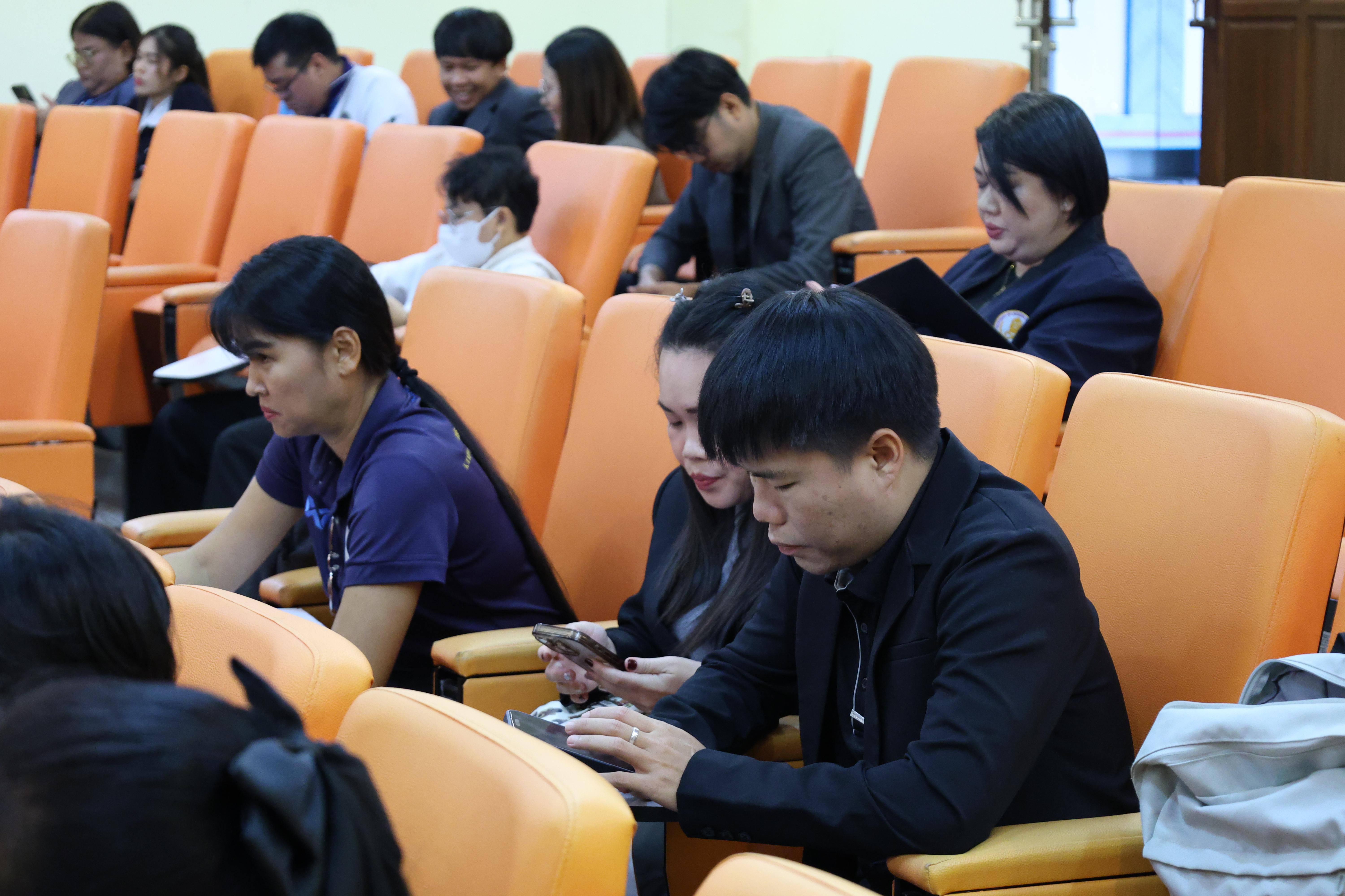 30. กิจกรรมอบรมเชิงปฏิบัติการ เรื่อง พัฒนาทักษะการทำวิจัยอย่างไรให้สำเร็จ และติดตามความก้าวหน้าการทำวิทยานิพนธ์/การค้นคว้าอิสระ สำหรับนักศึกษาระดับบัณฑิตศึกษา สาขาวิชาการบริหารการศึกษา