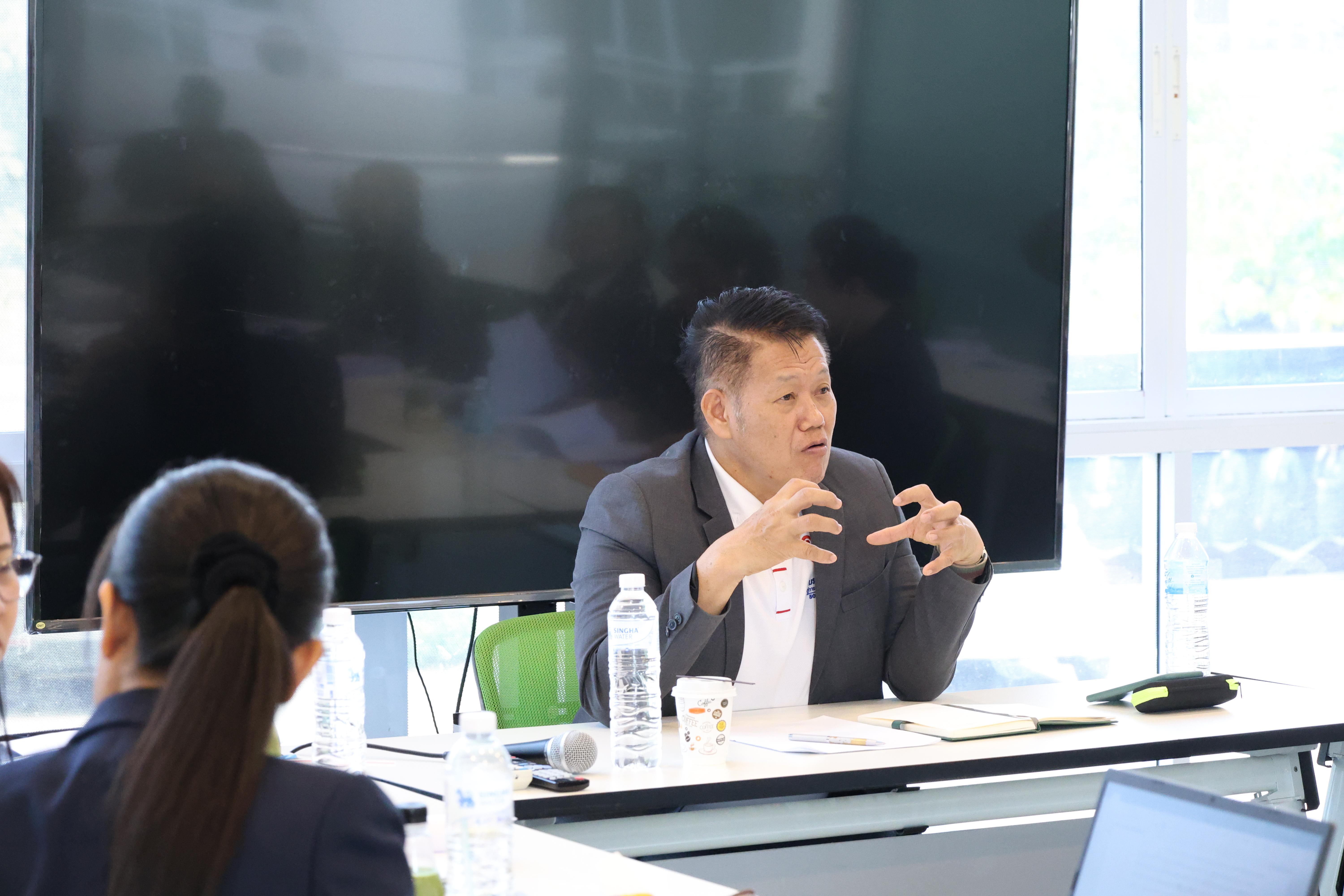 61. กิจกรรมอบรมเชิงปฏิบัติการ เรื่อง พัฒนาทักษะการทำวิจัยอย่างไรให้สำเร็จ และติดตามความก้าวหน้าการทำวิทยานิพนธ์/การค้นคว้าอิสระ สำหรับนักศึกษาระดับบัณฑิตศึกษา สาขาวิชาการบริหารการศึกษา