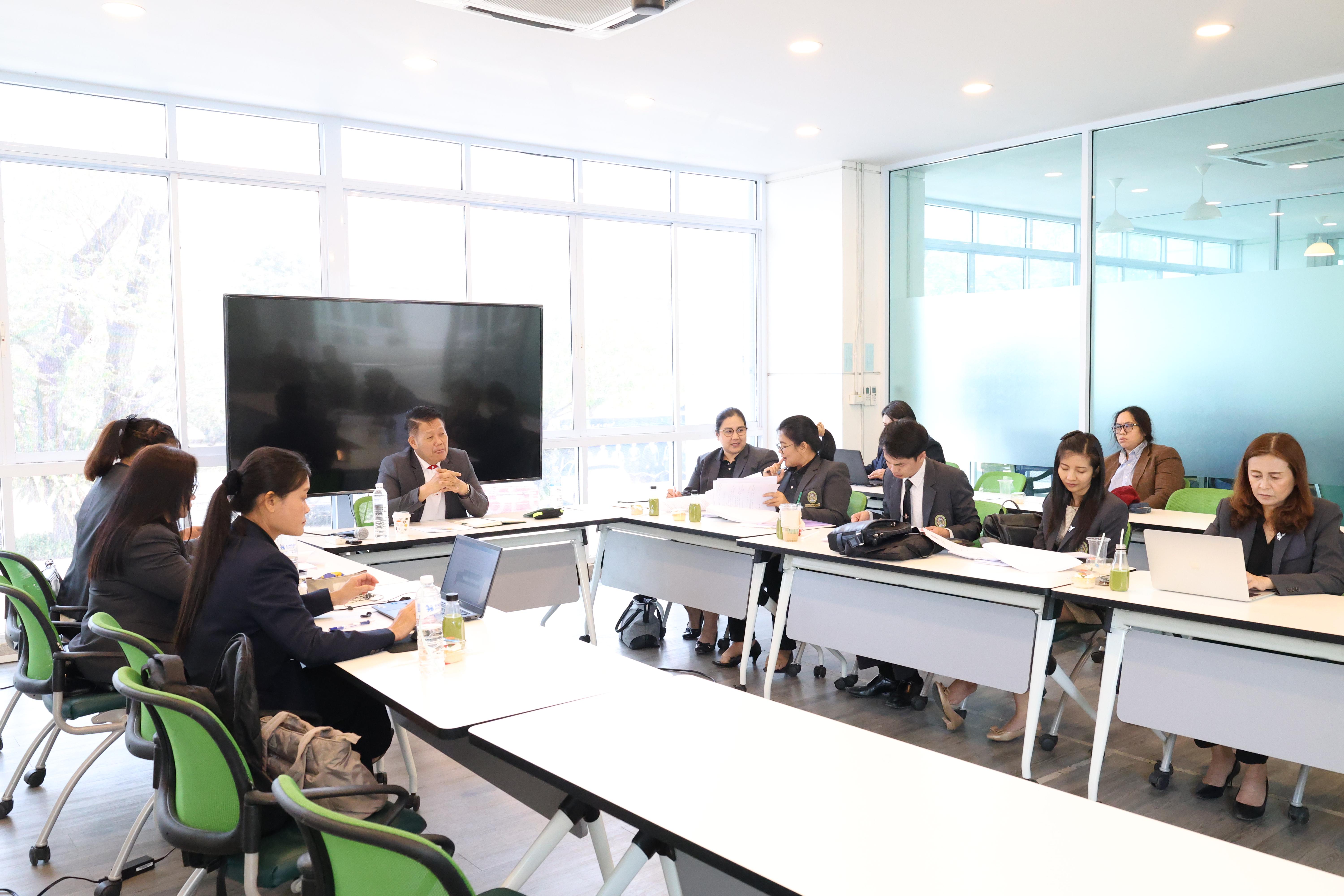 66. กิจกรรมอบรมเชิงปฏิบัติการ เรื่อง พัฒนาทักษะการทำวิจัยอย่างไรให้สำเร็จ และติดตามความก้าวหน้าการทำวิทยานิพนธ์/การค้นคว้าอิสระ สำหรับนักศึกษาระดับบัณฑิตศึกษา สาขาวิชาการบริหารการศึกษา