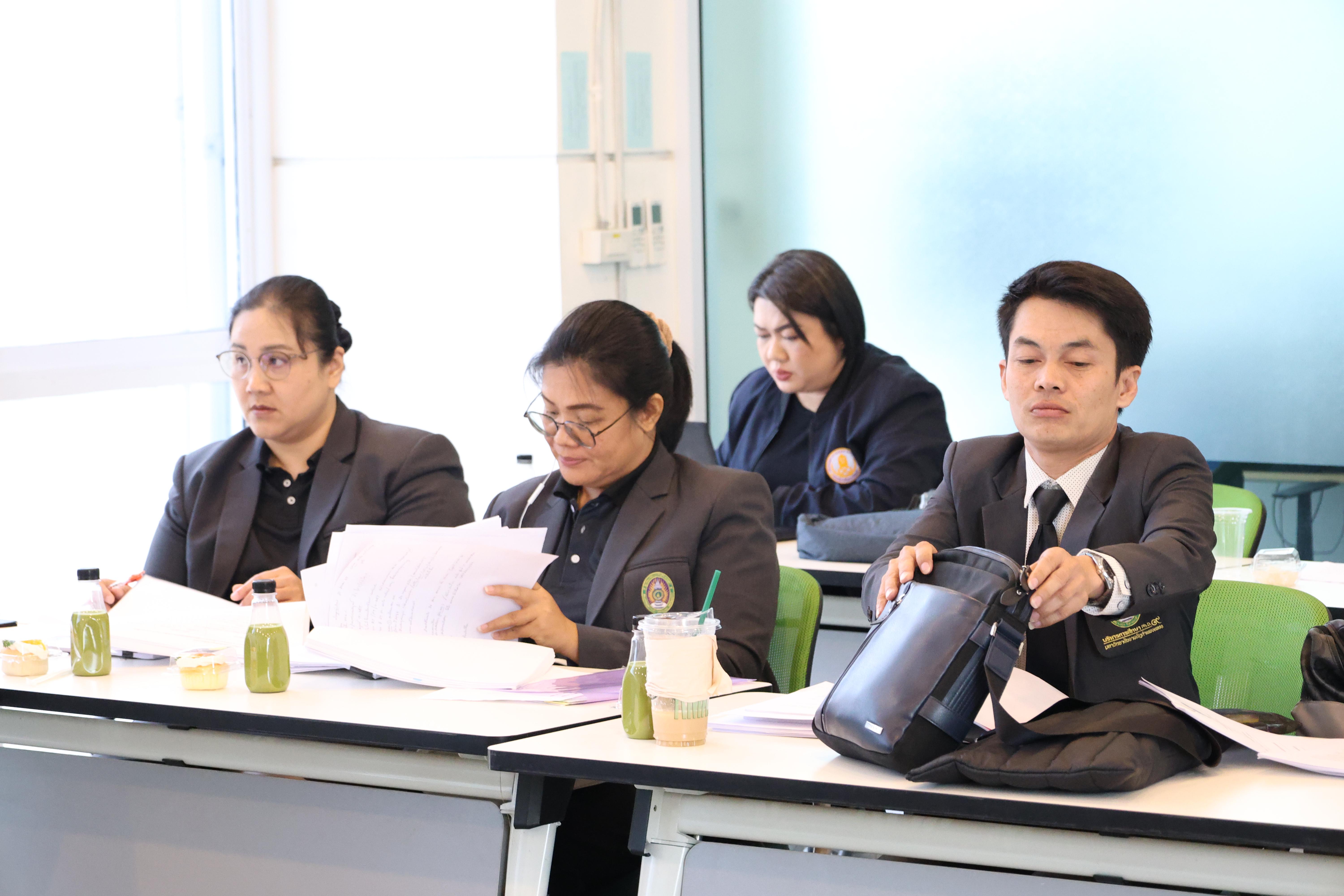 68. กิจกรรมอบรมเชิงปฏิบัติการ เรื่อง พัฒนาทักษะการทำวิจัยอย่างไรให้สำเร็จ และติดตามความก้าวหน้าการทำวิทยานิพนธ์/การค้นคว้าอิสระ สำหรับนักศึกษาระดับบัณฑิตศึกษา สาขาวิชาการบริหารการศึกษา