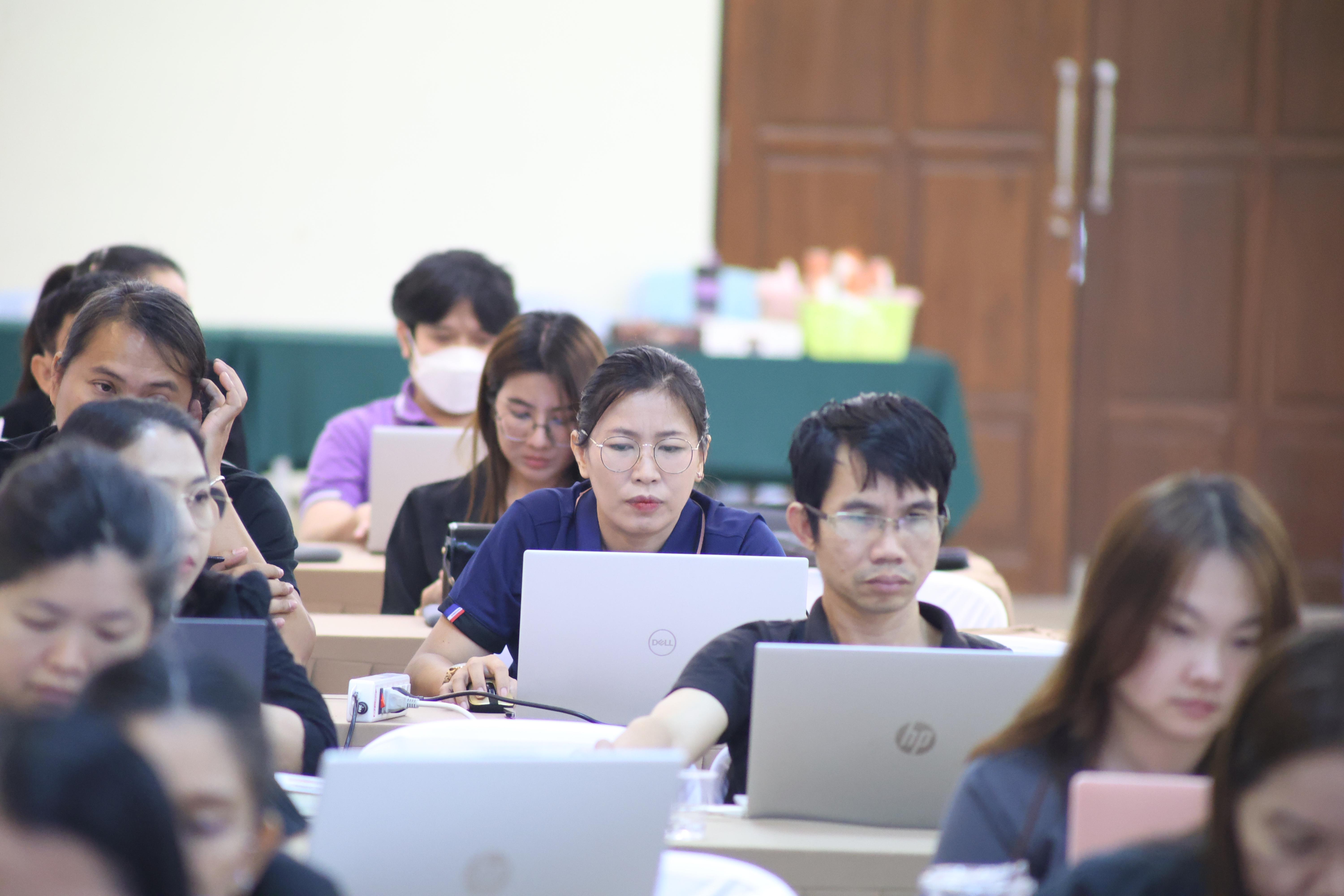 จัดโครงการเพื่อพัฒนาพัฒนาสมรรถนะครูของครูสำหรับอาจารย์ผู้สอน และอาจารย์นิเทศหลักสูตรครุศาสตรบัณฑิต ที่มีและยังไม่มีวุฒิทางการศึกษา