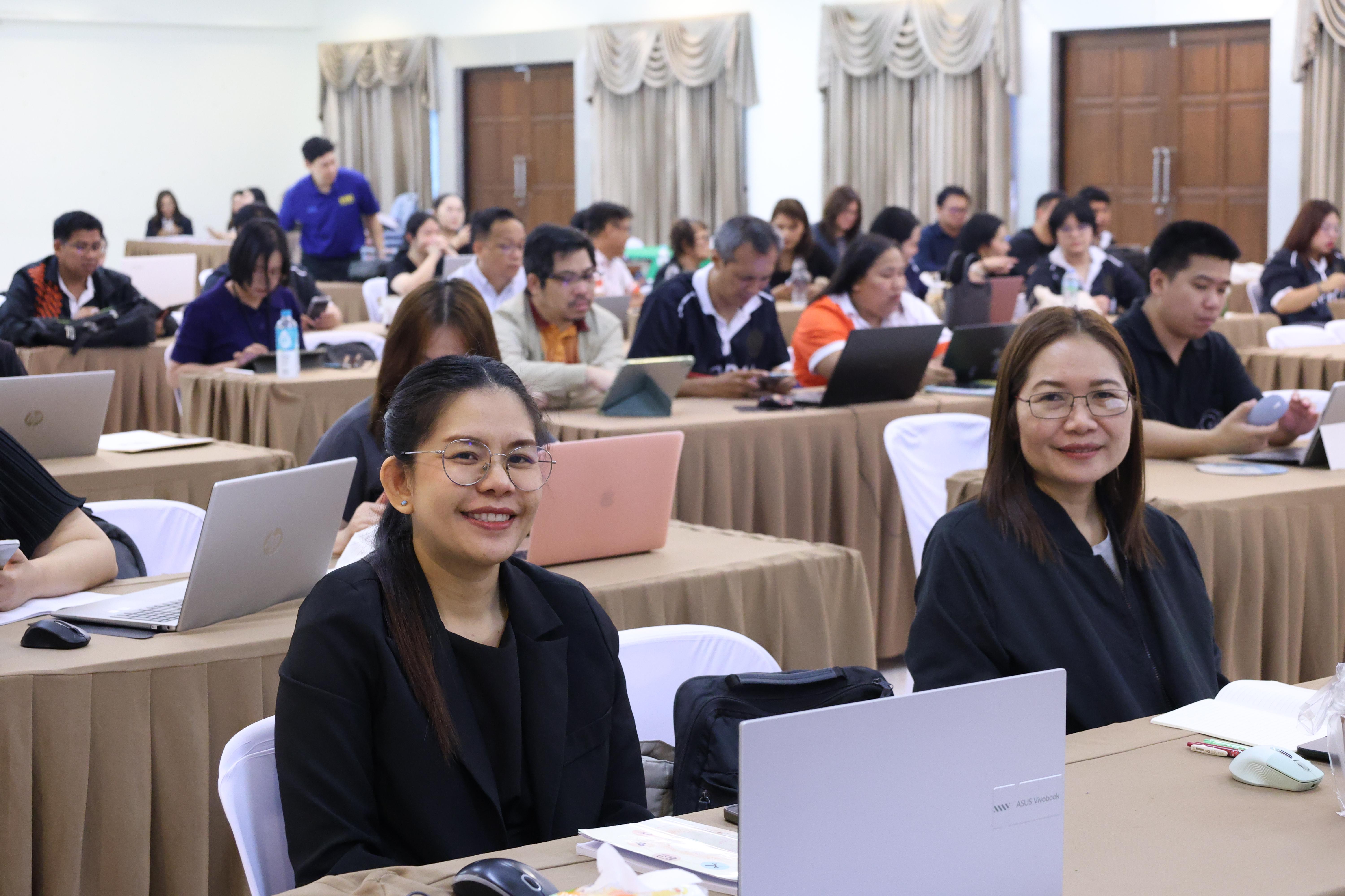 15. จัดโครงการเพื่อพัฒนาพัฒนาสมรรถนะครูของครูสำหรับอาจารย์ผู้สอน และอาจารย์นิเทศหลักสูตรครุศาสตรบัณฑิต ที่มีและยังไม่มีวุฒิทางการศึกษา