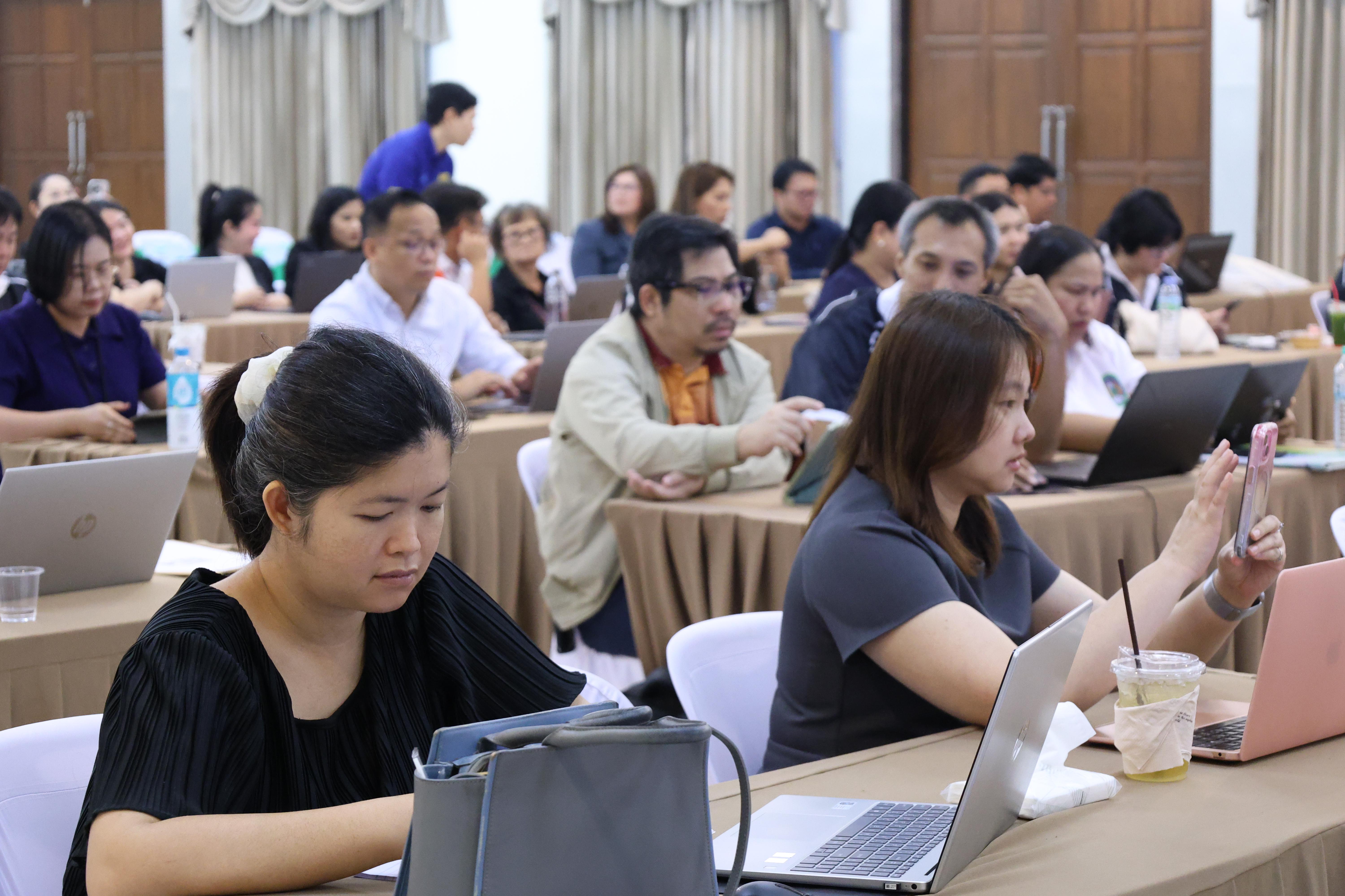 18. จัดโครงการเพื่อพัฒนาพัฒนาสมรรถนะครูของครูสำหรับอาจารย์ผู้สอน และอาจารย์นิเทศหลักสูตรครุศาสตรบัณฑิต ที่มีและยังไม่มีวุฒิทางการศึกษา