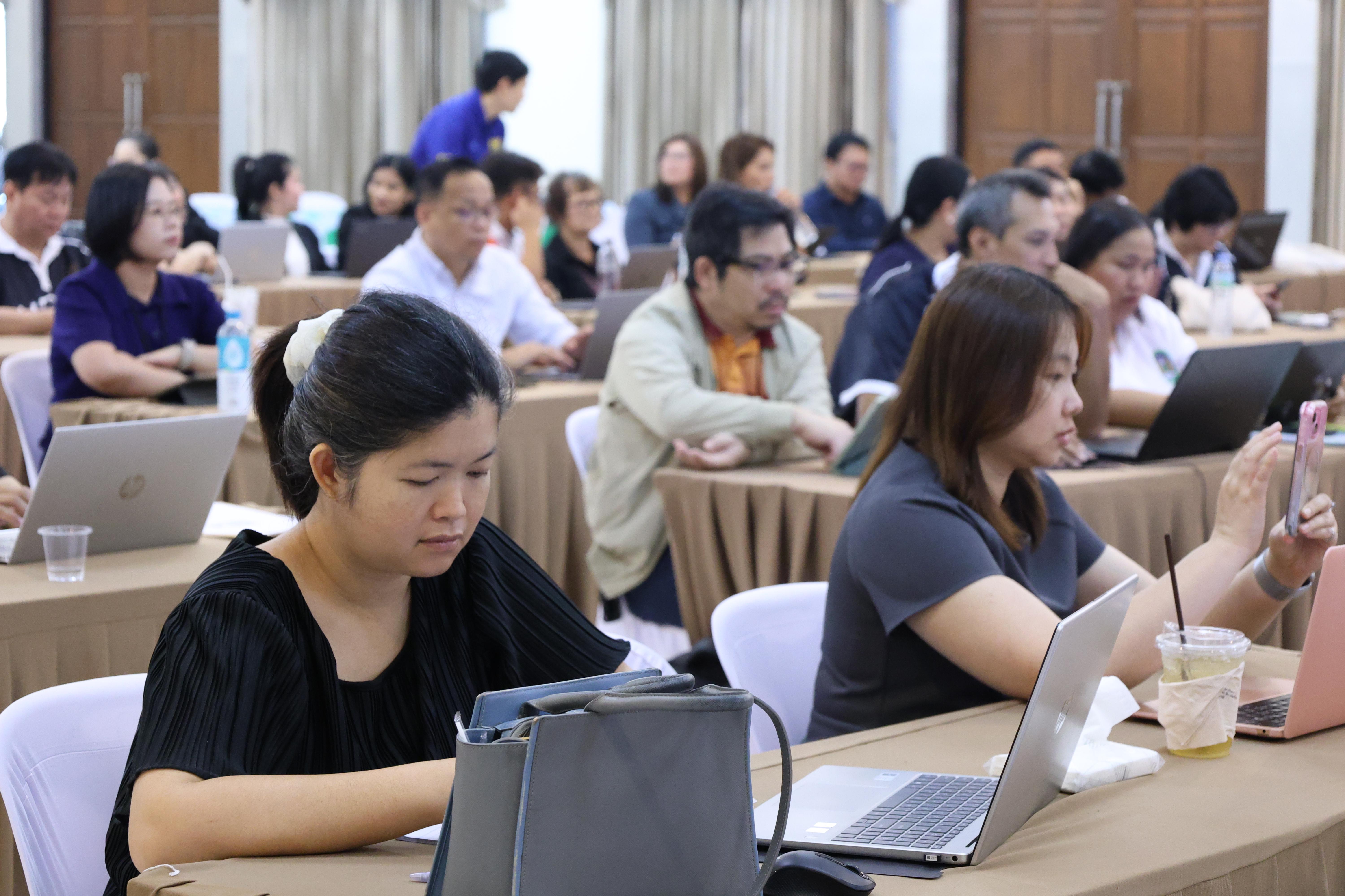 19. จัดโครงการเพื่อพัฒนาพัฒนาสมรรถนะครูของครูสำหรับอาจารย์ผู้สอน และอาจารย์นิเทศหลักสูตรครุศาสตรบัณฑิต ที่มีและยังไม่มีวุฒิทางการศึกษา