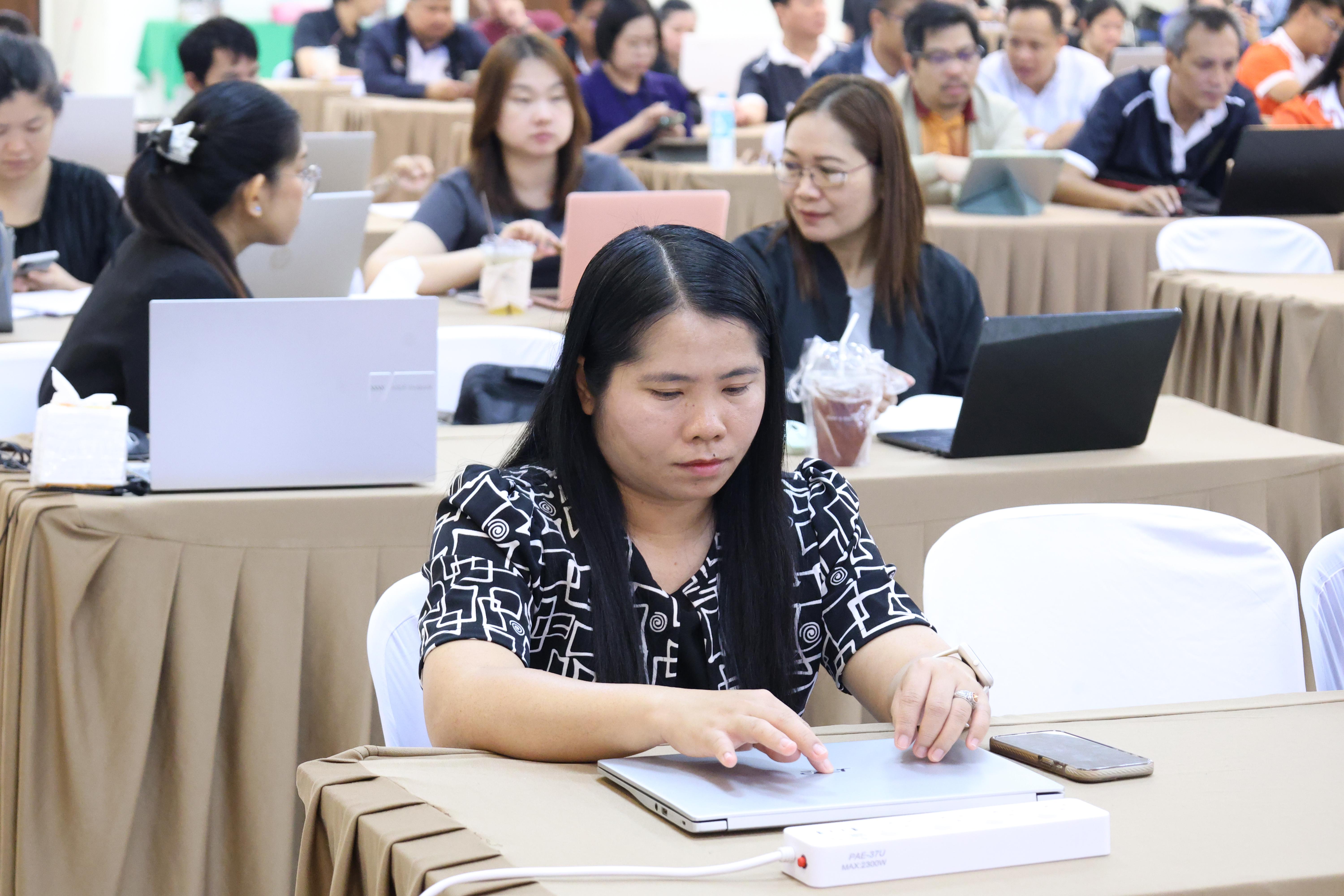 27. จัดโครงการเพื่อพัฒนาพัฒนาสมรรถนะครูของครูสำหรับอาจารย์ผู้สอน และอาจารย์นิเทศหลักสูตรครุศาสตรบัณฑิต ที่มีและยังไม่มีวุฒิทางการศึกษา