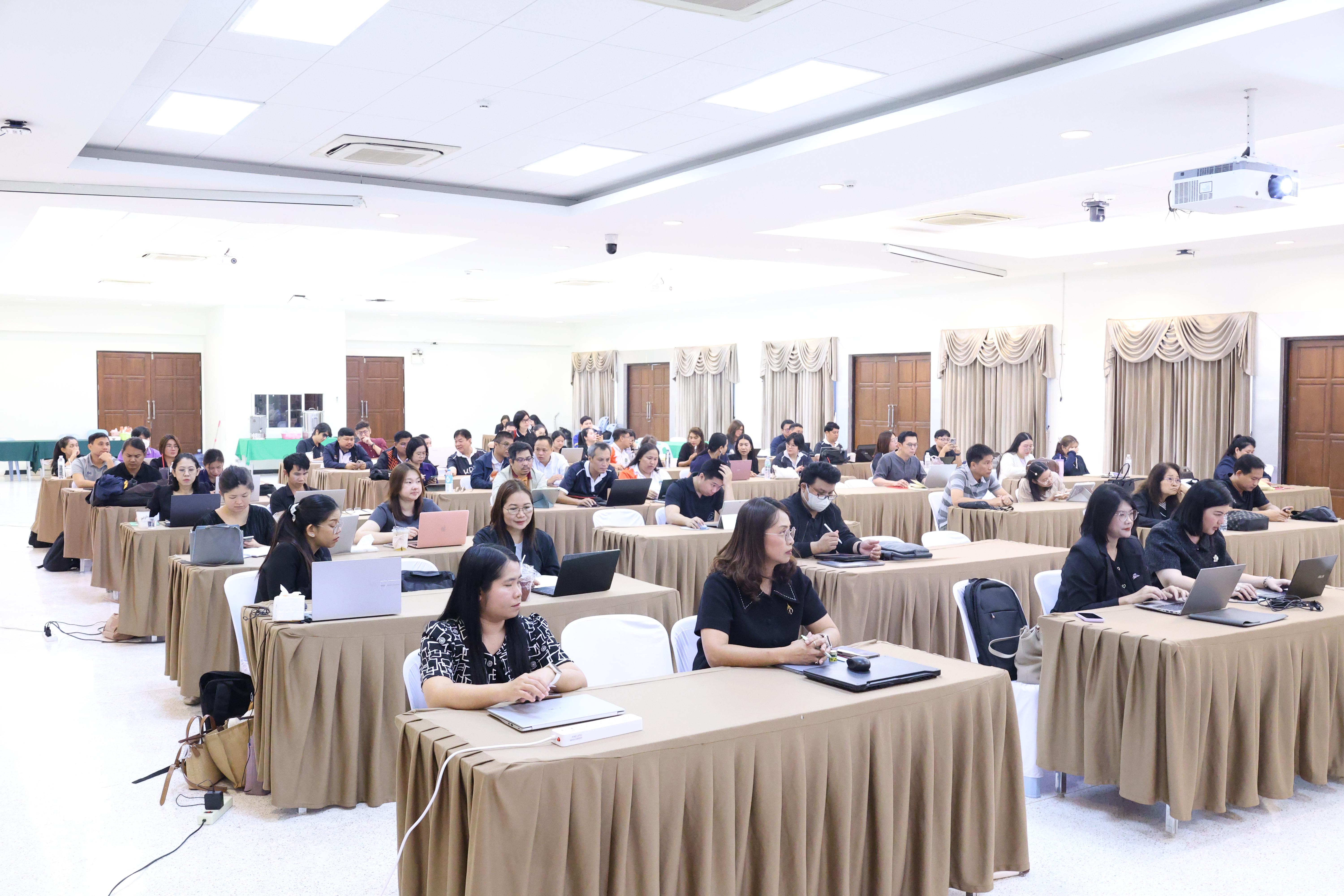 28. จัดโครงการเพื่อพัฒนาพัฒนาสมรรถนะครูของครูสำหรับอาจารย์ผู้สอน และอาจารย์นิเทศหลักสูตรครุศาสตรบัณฑิต ที่มีและยังไม่มีวุฒิทางการศึกษา