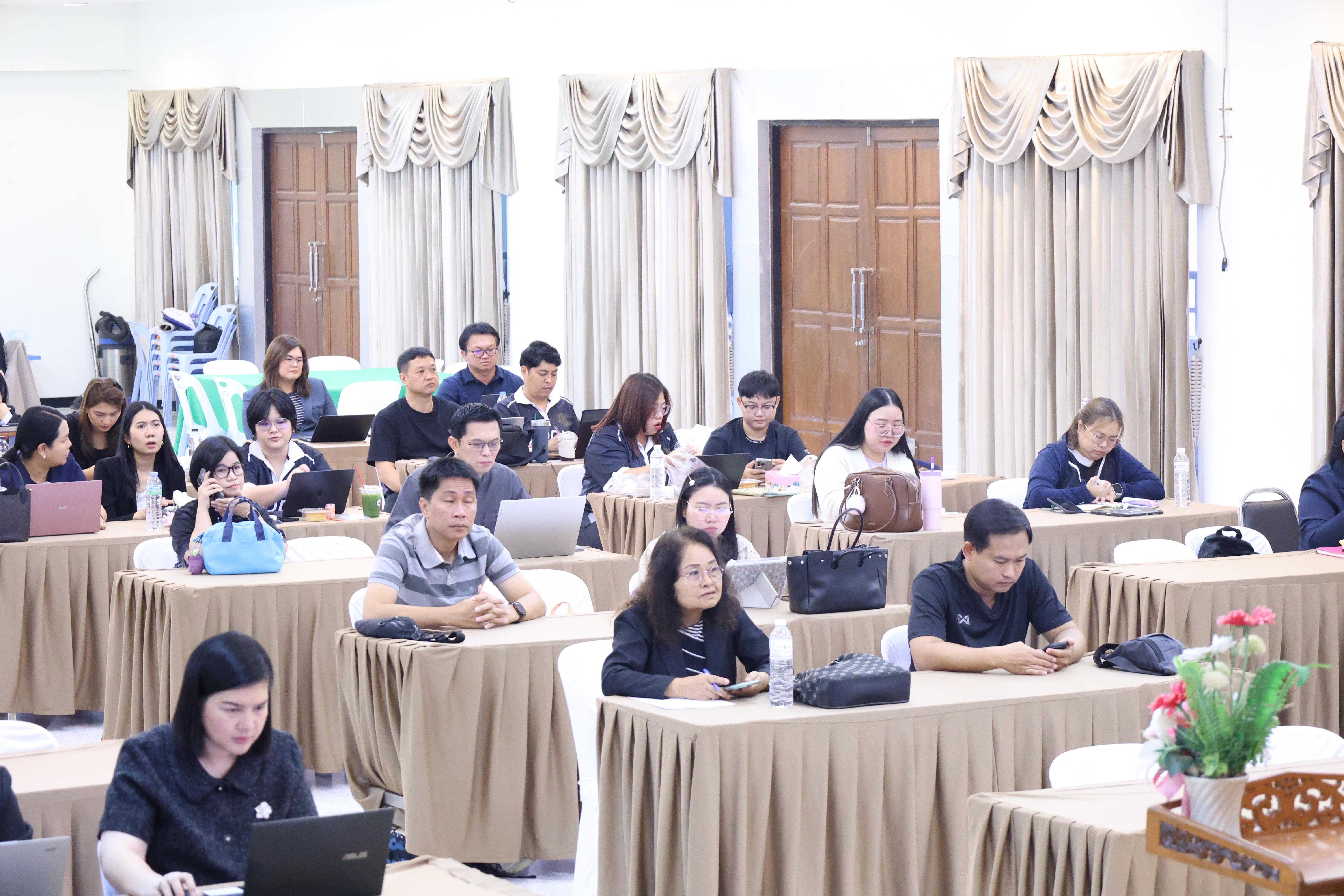 34. จัดโครงการเพื่อพัฒนาพัฒนาสมรรถนะครูของครูสำหรับอาจารย์ผู้สอน และอาจารย์นิเทศหลักสูตรครุศาสตรบัณฑิต ที่มีและยังไม่มีวุฒิทางการศึกษา