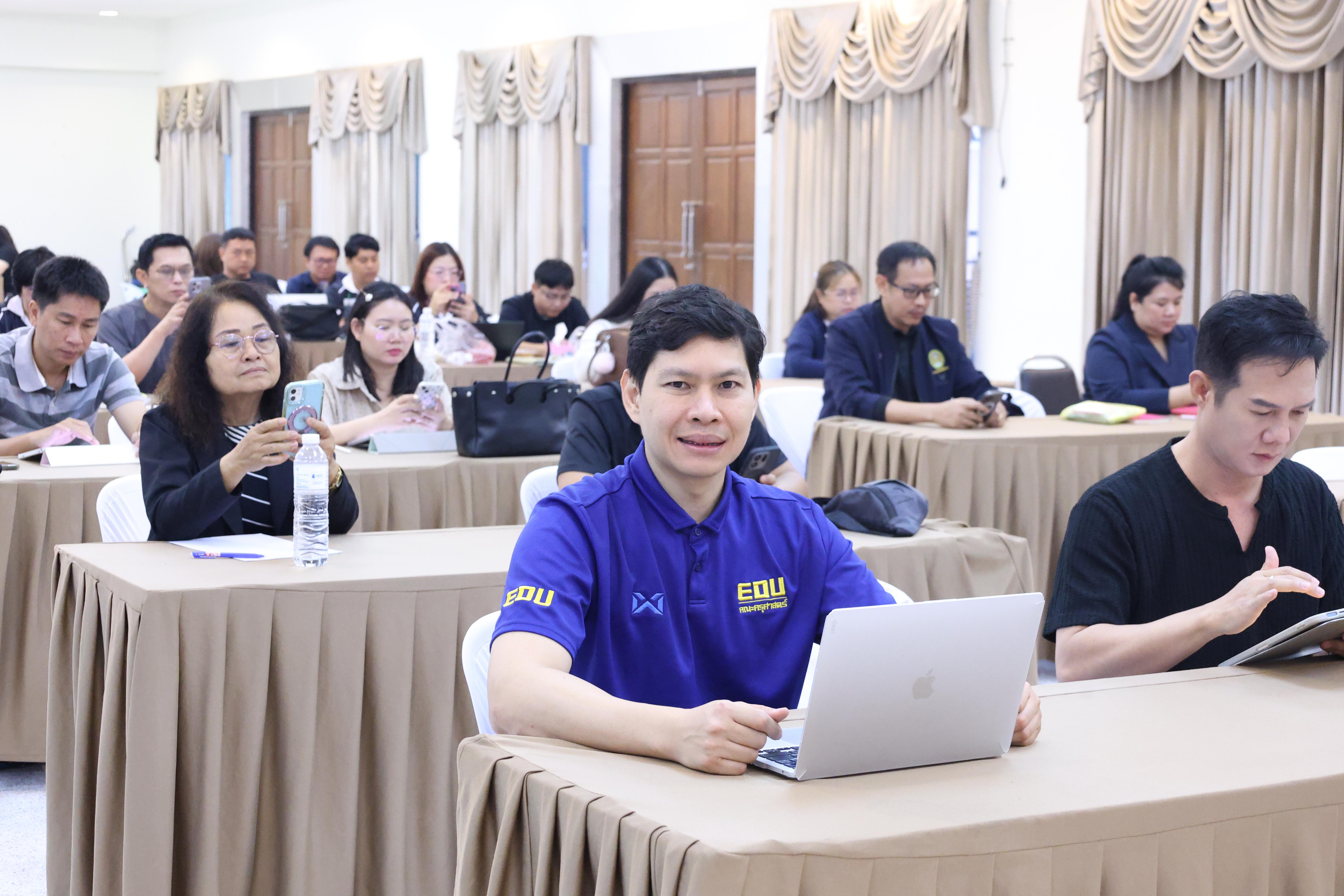 42. จัดโครงการเพื่อพัฒนาพัฒนาสมรรถนะครูของครูสำหรับอาจารย์ผู้สอน และอาจารย์นิเทศหลักสูตรครุศาสตรบัณฑิต ที่มีและยังไม่มีวุฒิทางการศึกษา