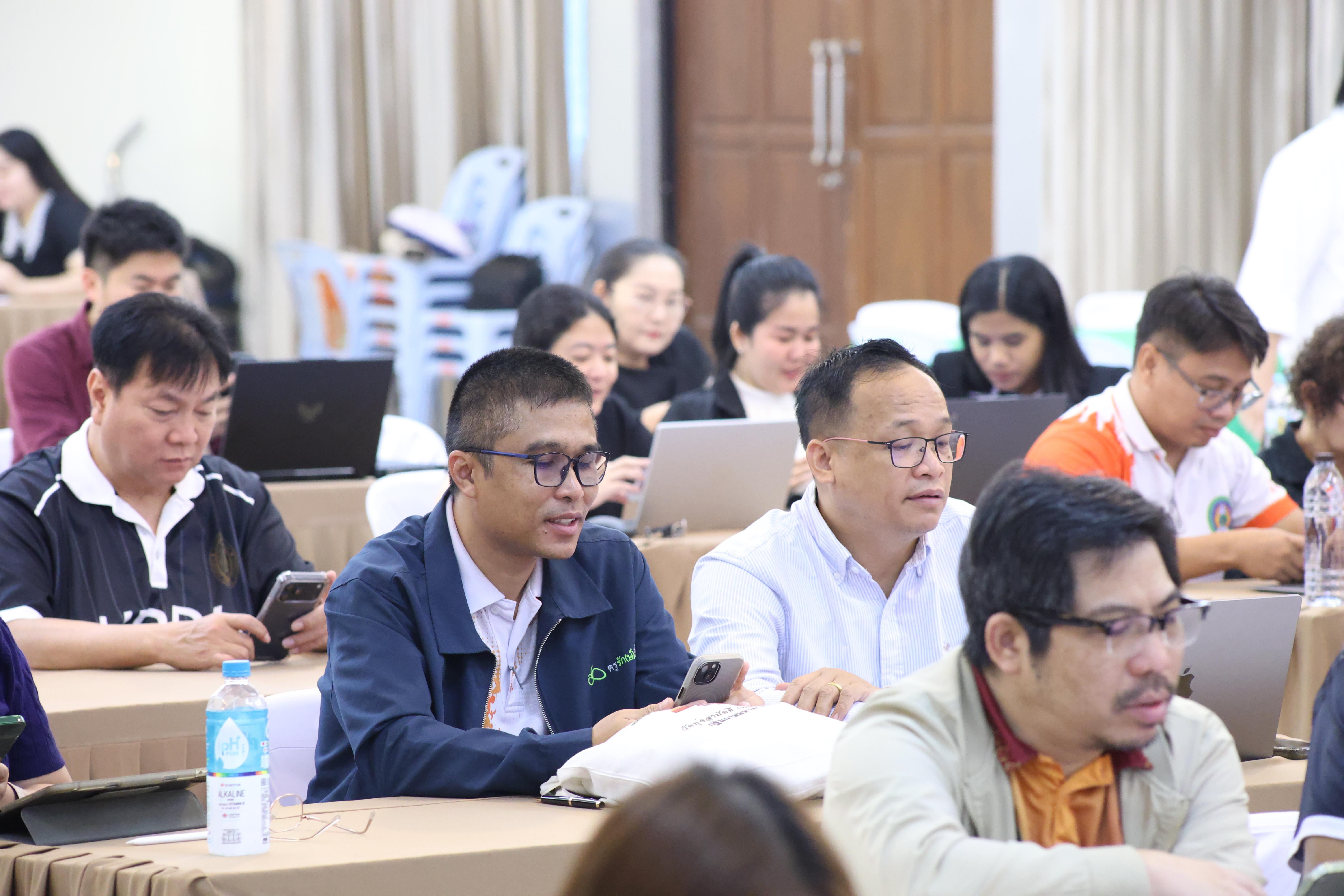 54. จัดโครงการเพื่อพัฒนาพัฒนาสมรรถนะครูของครูสำหรับอาจารย์ผู้สอน และอาจารย์นิเทศหลักสูตรครุศาสตรบัณฑิต ที่มีและยังไม่มีวุฒิทางการศึกษา