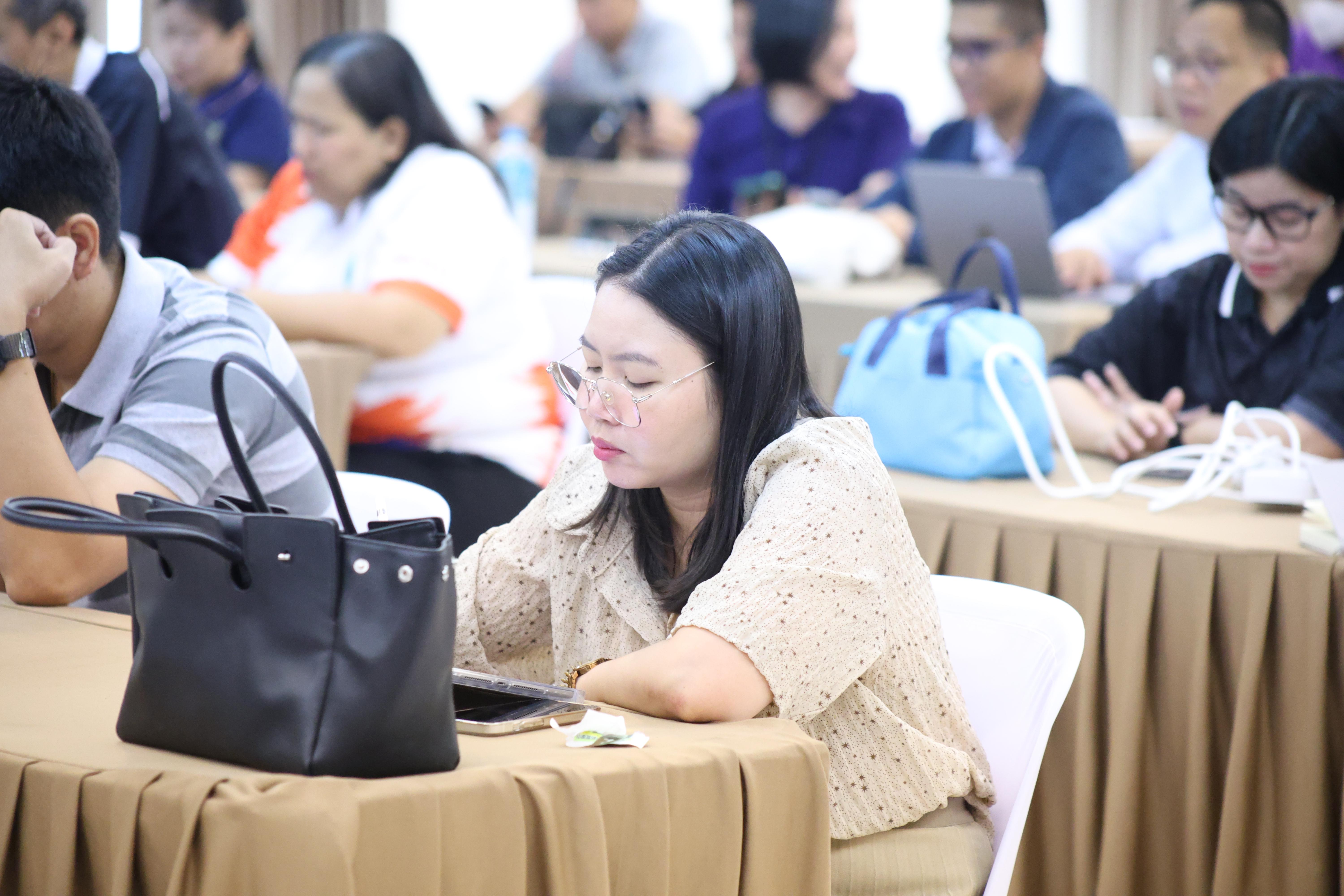 75. จัดโครงการเพื่อพัฒนาพัฒนาสมรรถนะครูของครูสำหรับอาจารย์ผู้สอน และอาจารย์นิเทศหลักสูตรครุศาสตรบัณฑิต ที่มีและยังไม่มีวุฒิทางการศึกษา