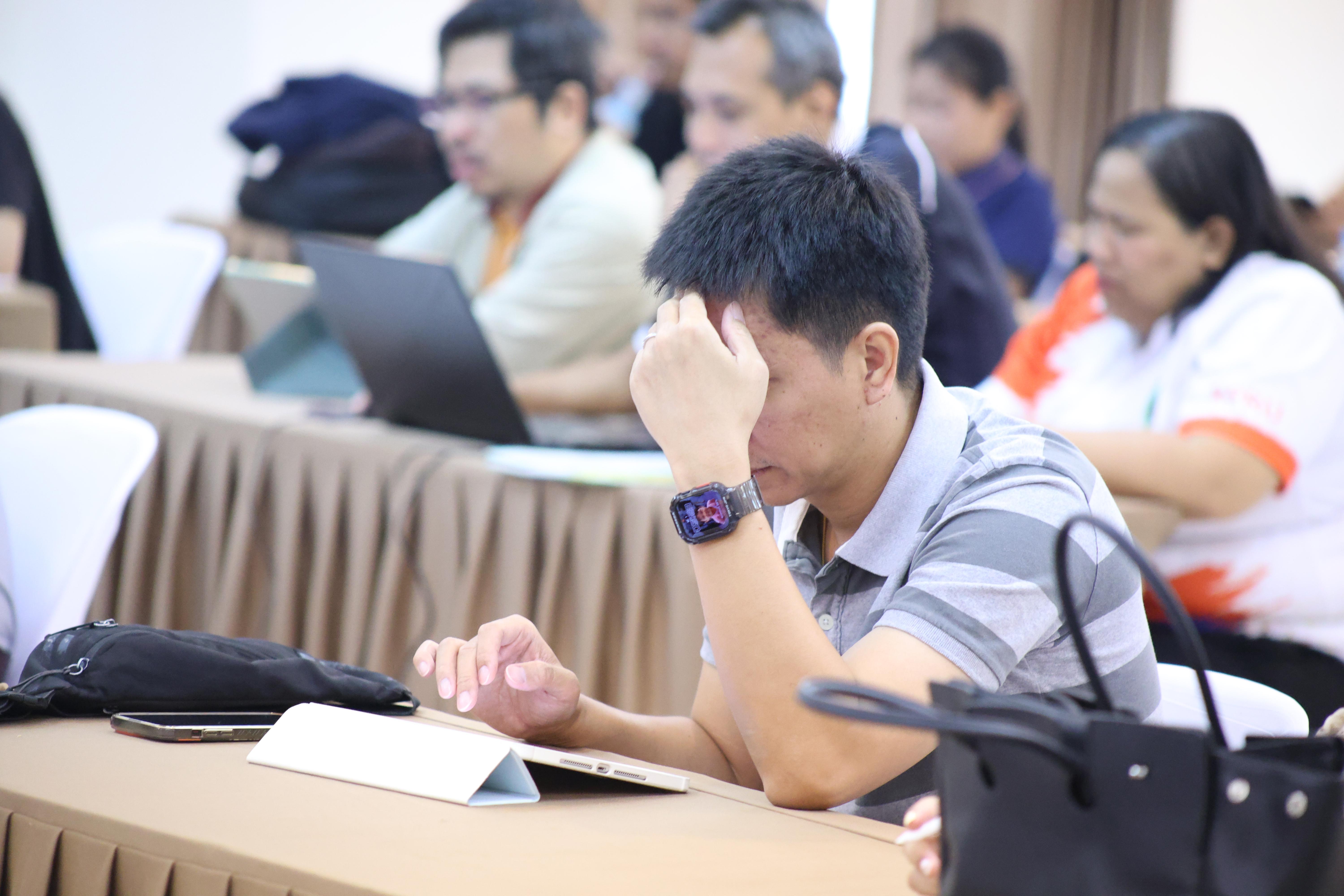 76. จัดโครงการเพื่อพัฒนาพัฒนาสมรรถนะครูของครูสำหรับอาจารย์ผู้สอน และอาจารย์นิเทศหลักสูตรครุศาสตรบัณฑิต ที่มีและยังไม่มีวุฒิทางการศึกษา