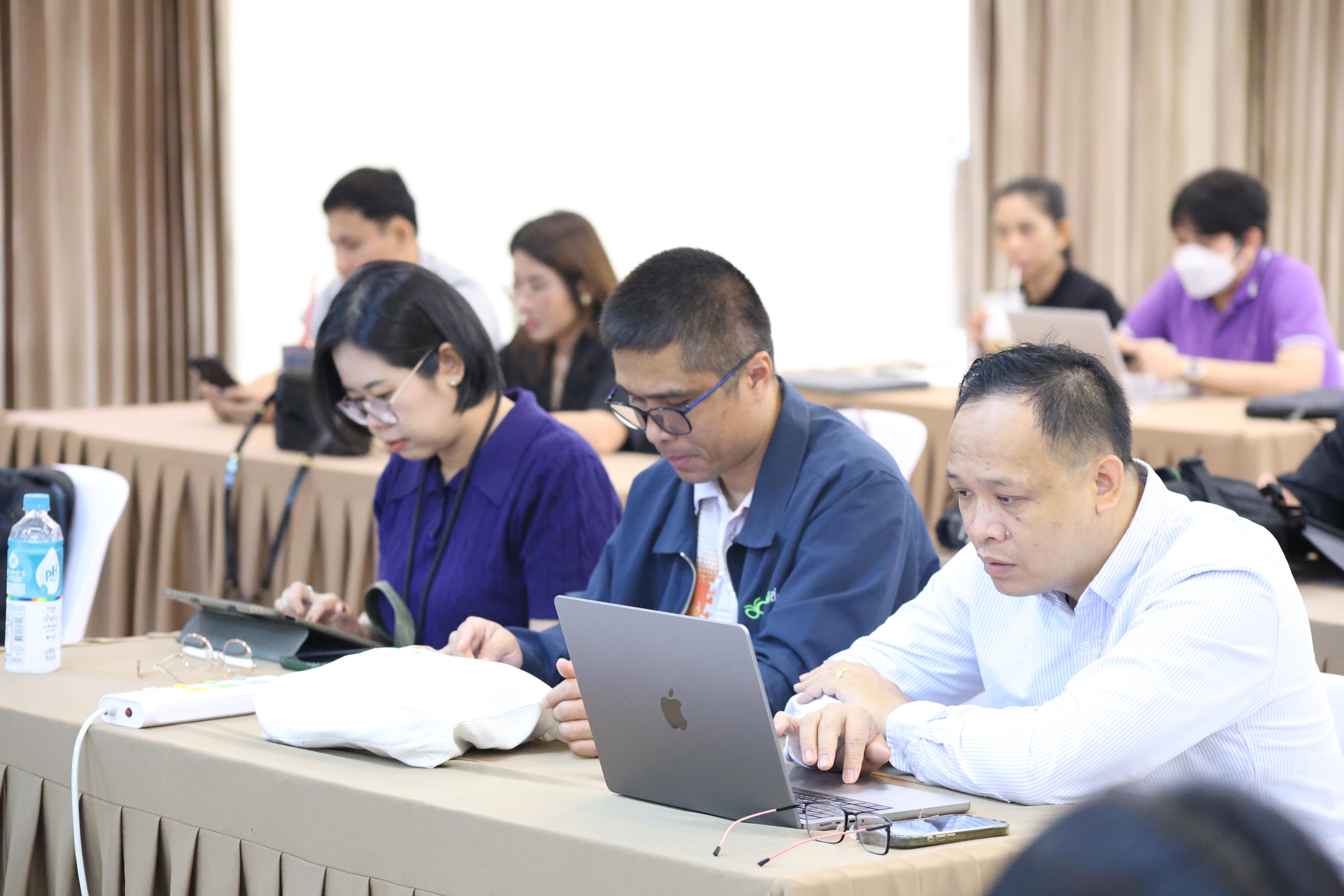 94. จัดโครงการเพื่อพัฒนาพัฒนาสมรรถนะครูของครูสำหรับอาจารย์ผู้สอน และอาจารย์นิเทศหลักสูตรครุศาสตรบัณฑิต ที่มีและยังไม่มีวุฒิทางการศึกษา