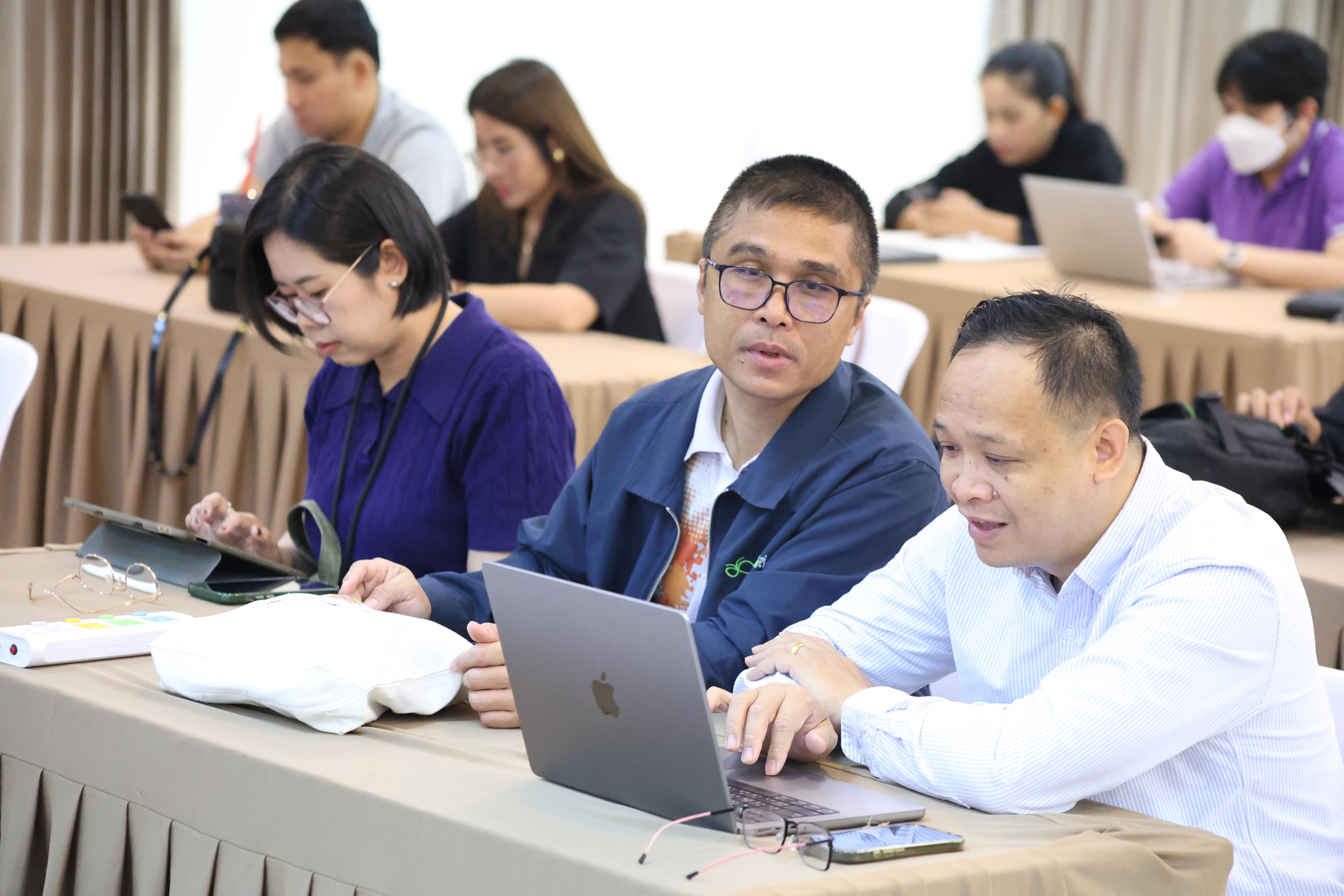 95. จัดโครงการเพื่อพัฒนาพัฒนาสมรรถนะครูของครูสำหรับอาจารย์ผู้สอน และอาจารย์นิเทศหลักสูตรครุศาสตรบัณฑิต ที่มีและยังไม่มีวุฒิทางการศึกษา