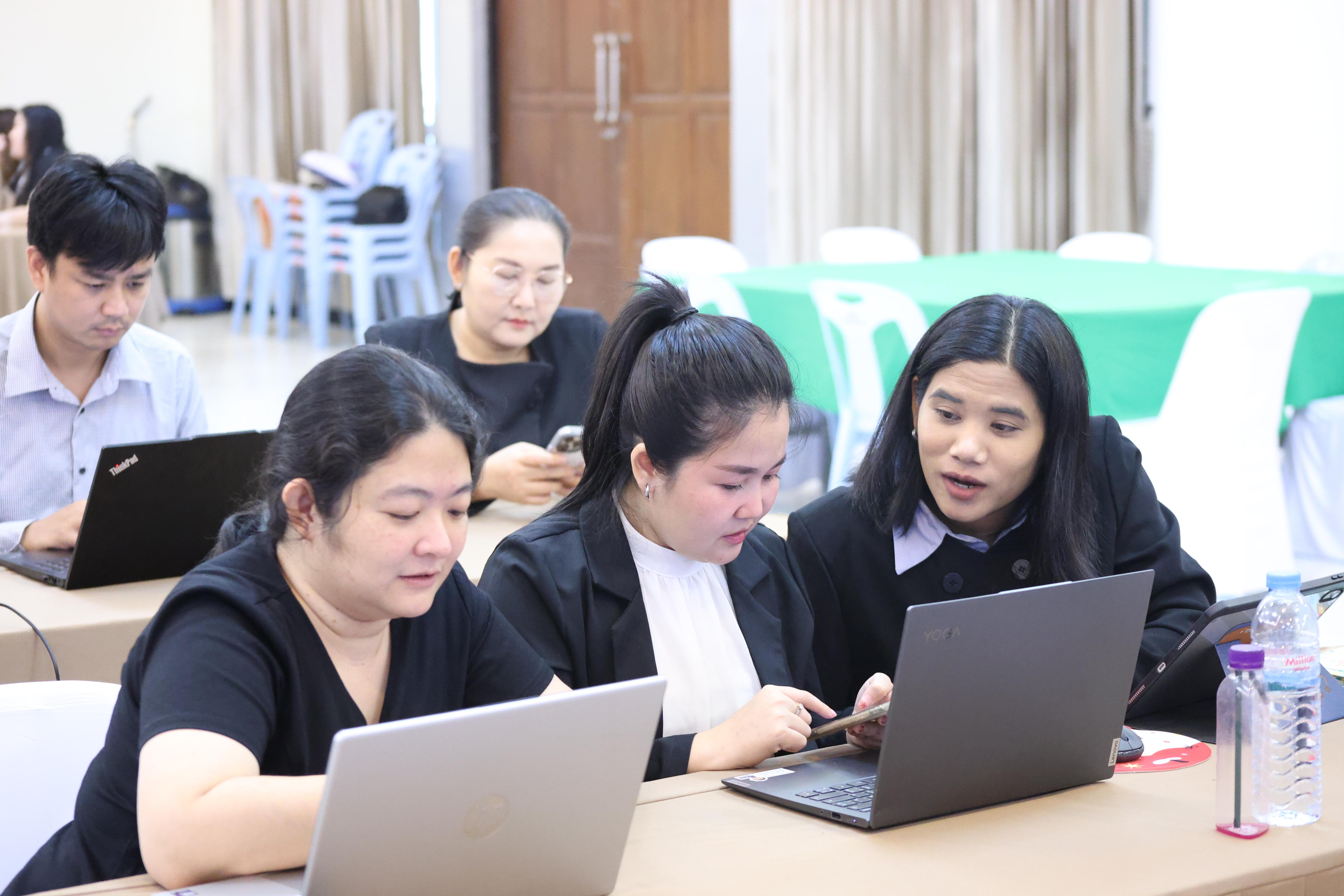 103. จัดโครงการเพื่อพัฒนาพัฒนาสมรรถนะครูของครูสำหรับอาจารย์ผู้สอน และอาจารย์นิเทศหลักสูตรครุศาสตรบัณฑิต ที่มีและยังไม่มีวุฒิทางการศึกษา