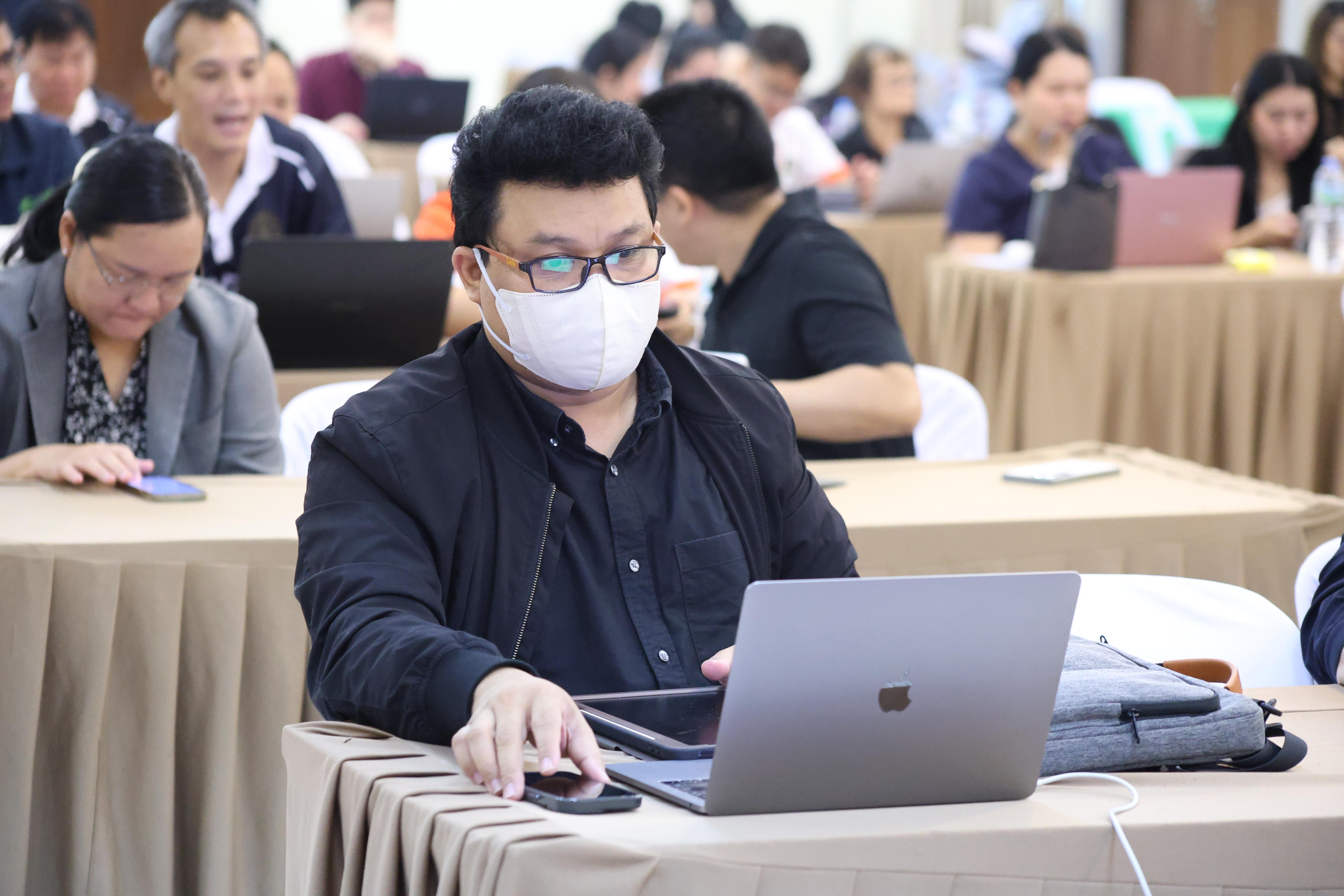 121. จัดโครงการเพื่อพัฒนาพัฒนาสมรรถนะครูของครูสำหรับอาจารย์ผู้สอน และอาจารย์นิเทศหลักสูตรครุศาสตรบัณฑิต ที่มีและยังไม่มีวุฒิทางการศึกษา