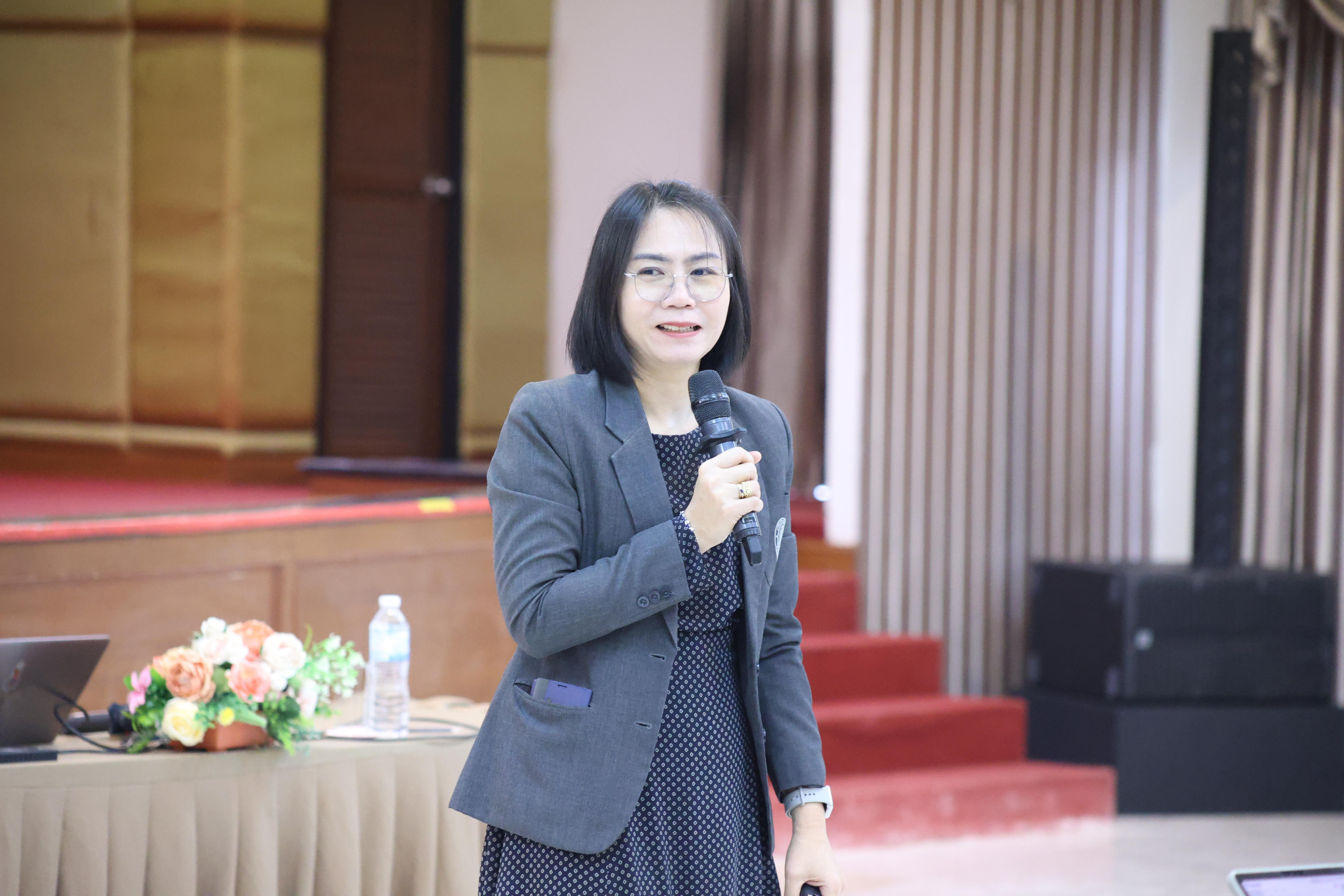 135. จัดโครงการเพื่อพัฒนาพัฒนาสมรรถนะครูของครูสำหรับอาจารย์ผู้สอน และอาจารย์นิเทศหลักสูตรครุศาสตรบัณฑิต ที่มีและยังไม่มีวุฒิทางการศึกษา