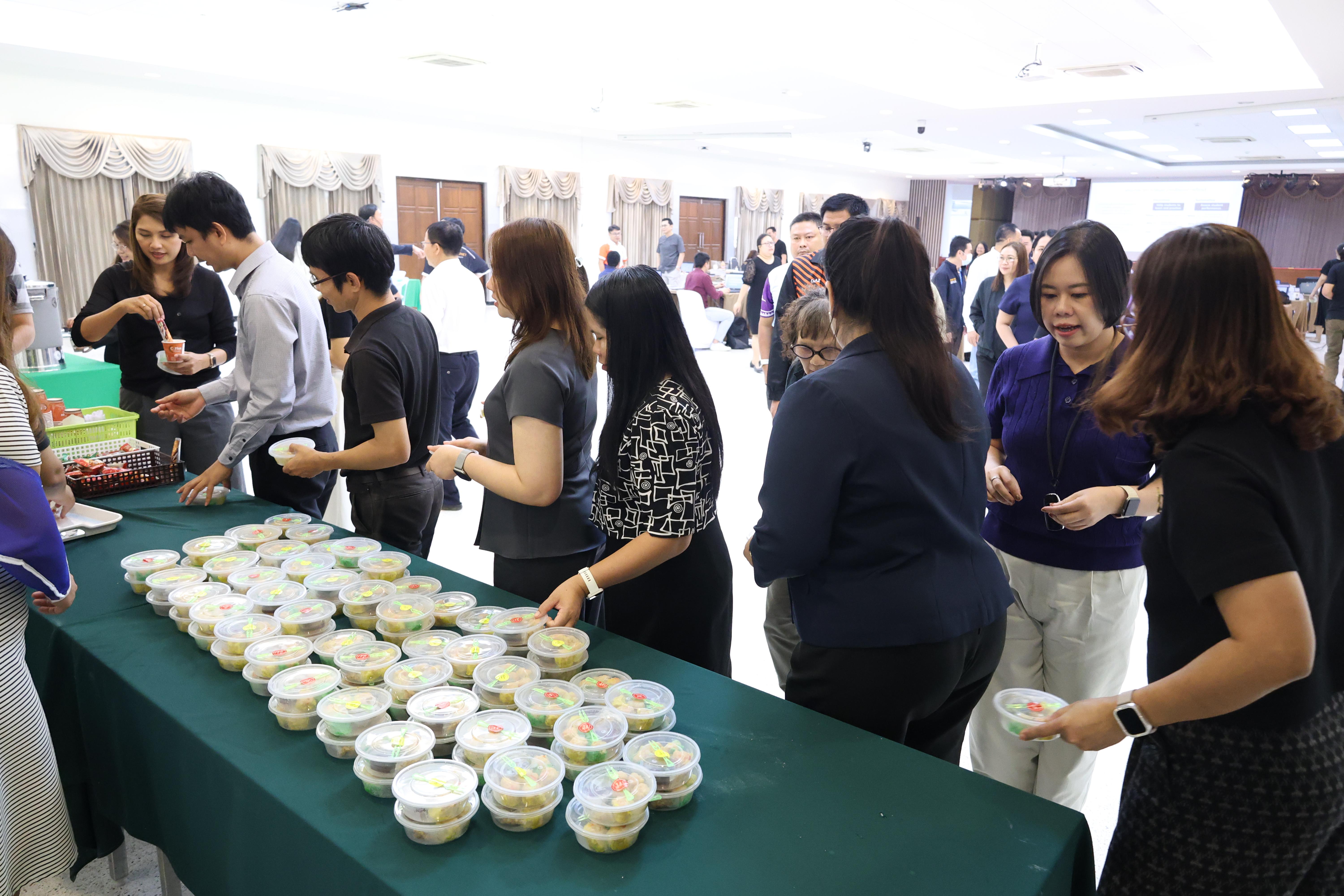 188. จัดโครงการเพื่อพัฒนาพัฒนาสมรรถนะครูของครูสำหรับอาจารย์ผู้สอน และอาจารย์นิเทศหลักสูตรครุศาสตรบัณฑิต ที่มีและยังไม่มีวุฒิทางการศึกษา