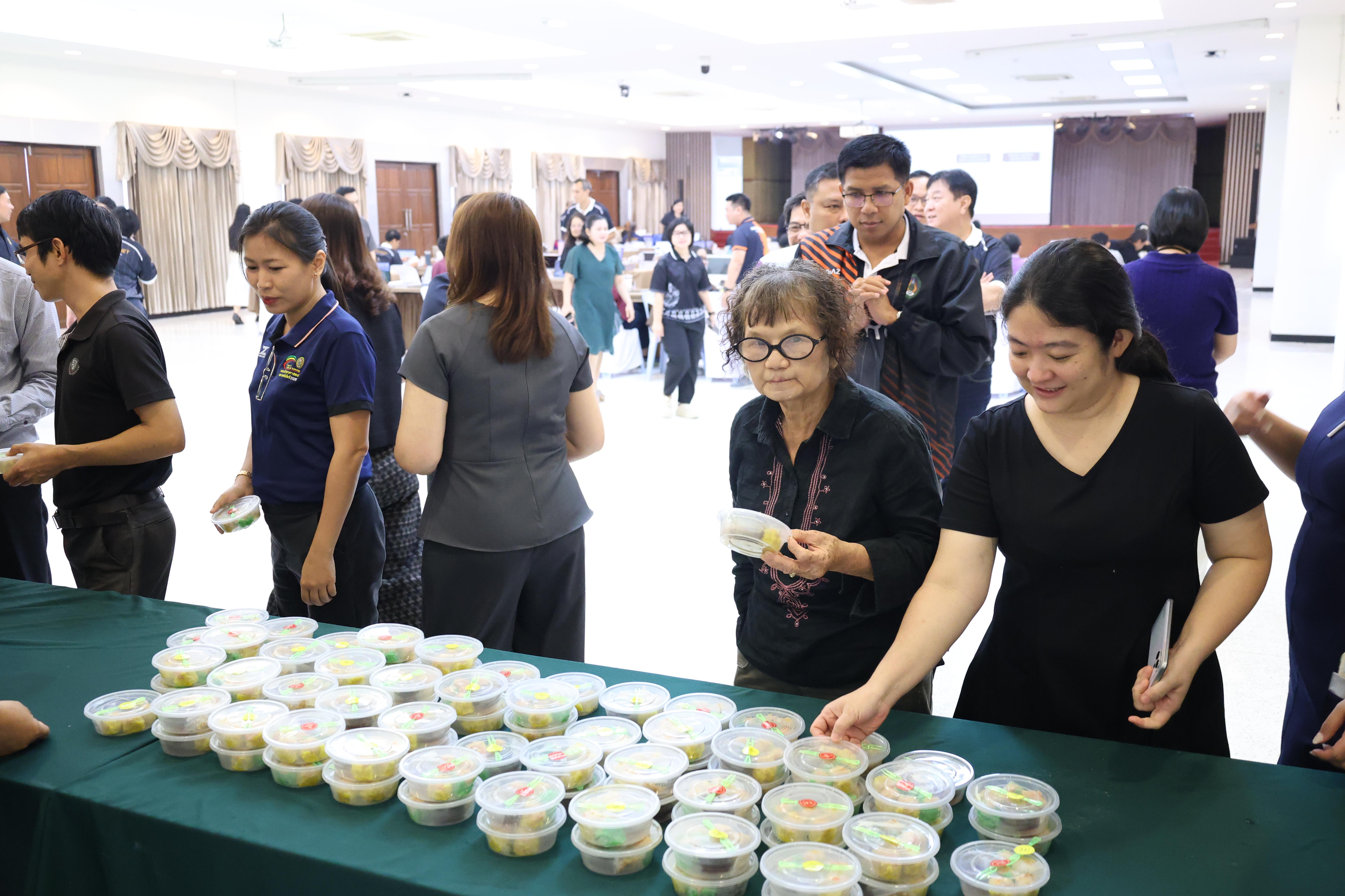 189. จัดโครงการเพื่อพัฒนาพัฒนาสมรรถนะครูของครูสำหรับอาจารย์ผู้สอน และอาจารย์นิเทศหลักสูตรครุศาสตรบัณฑิต ที่มีและยังไม่มีวุฒิทางการศึกษา