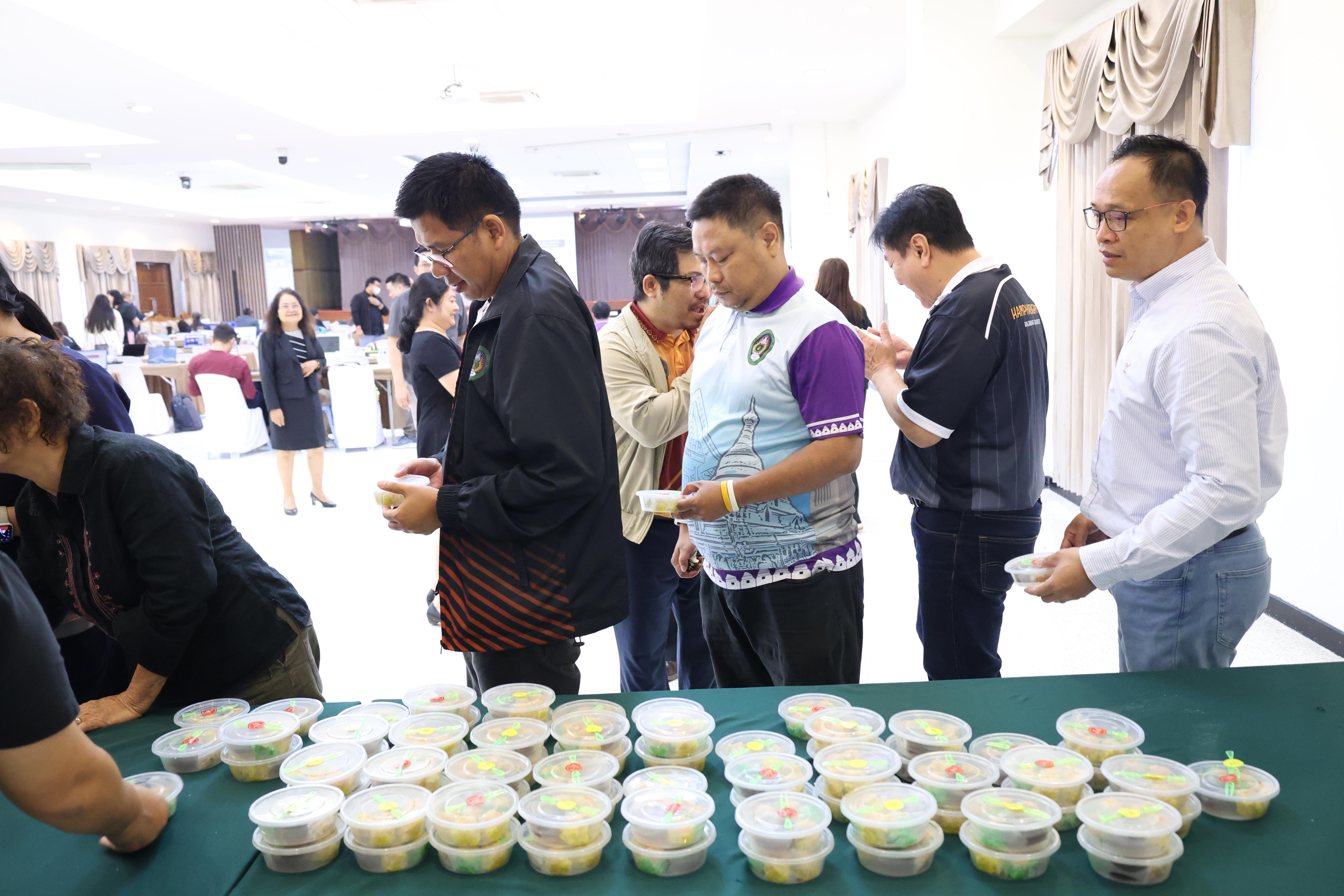 191. จัดโครงการเพื่อพัฒนาพัฒนาสมรรถนะครูของครูสำหรับอาจารย์ผู้สอน และอาจารย์นิเทศหลักสูตรครุศาสตรบัณฑิต ที่มีและยังไม่มีวุฒิทางการศึกษา