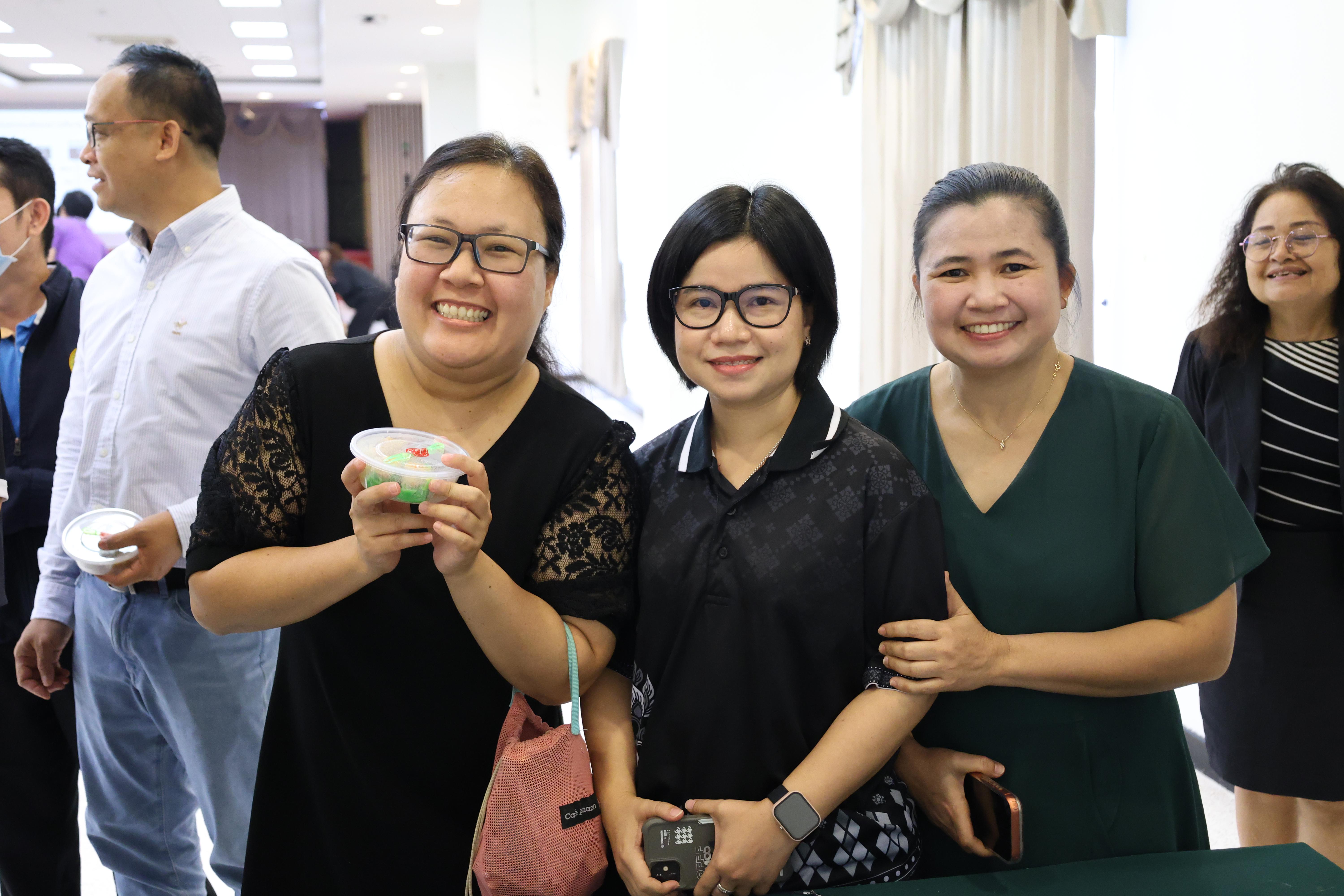 194. จัดโครงการเพื่อพัฒนาพัฒนาสมรรถนะครูของครูสำหรับอาจารย์ผู้สอน และอาจารย์นิเทศหลักสูตรครุศาสตรบัณฑิต ที่มีและยังไม่มีวุฒิทางการศึกษา