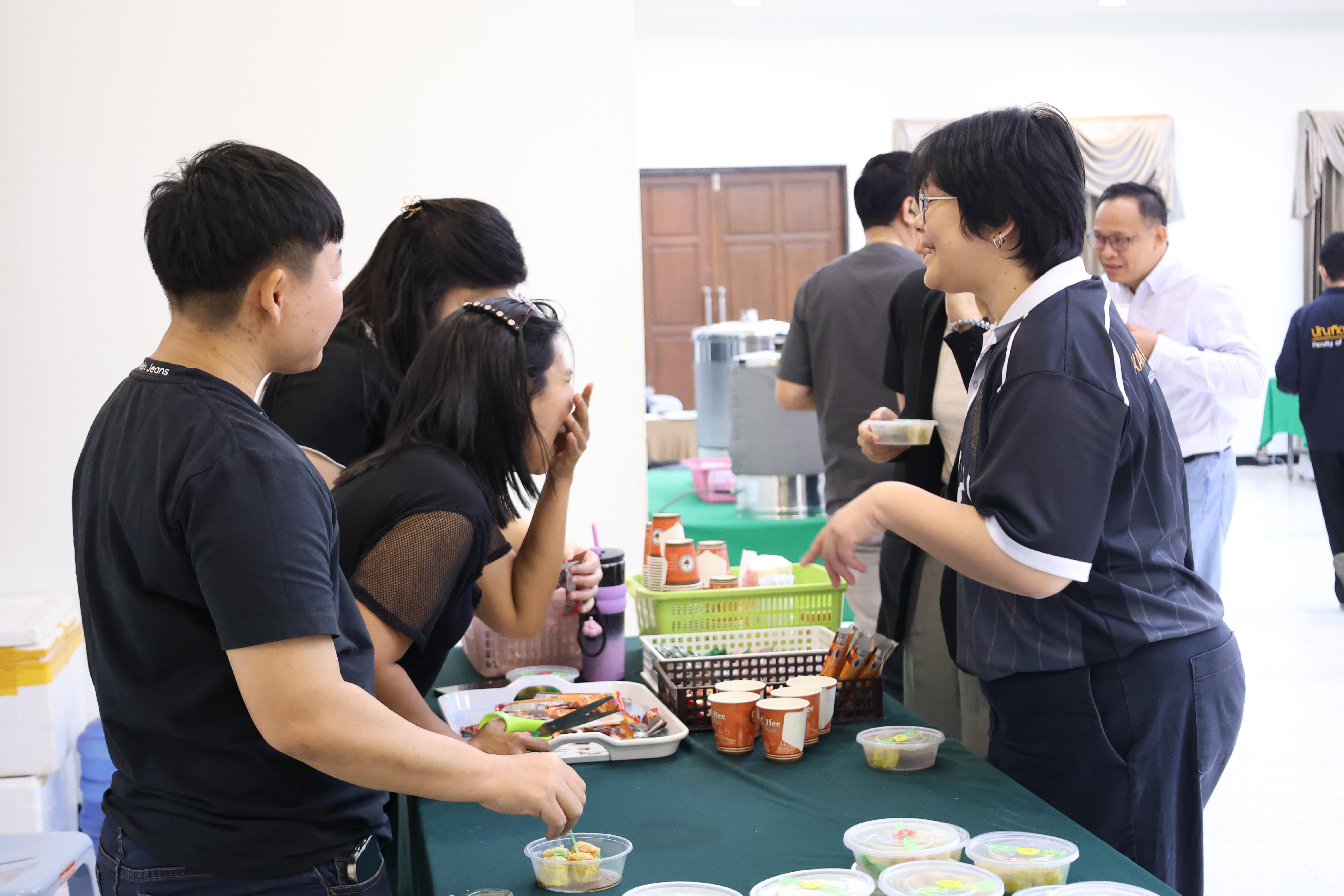 205. จัดโครงการเพื่อพัฒนาพัฒนาสมรรถนะครูของครูสำหรับอาจารย์ผู้สอน และอาจารย์นิเทศหลักสูตรครุศาสตรบัณฑิต ที่มีและยังไม่มีวุฒิทางการศึกษา