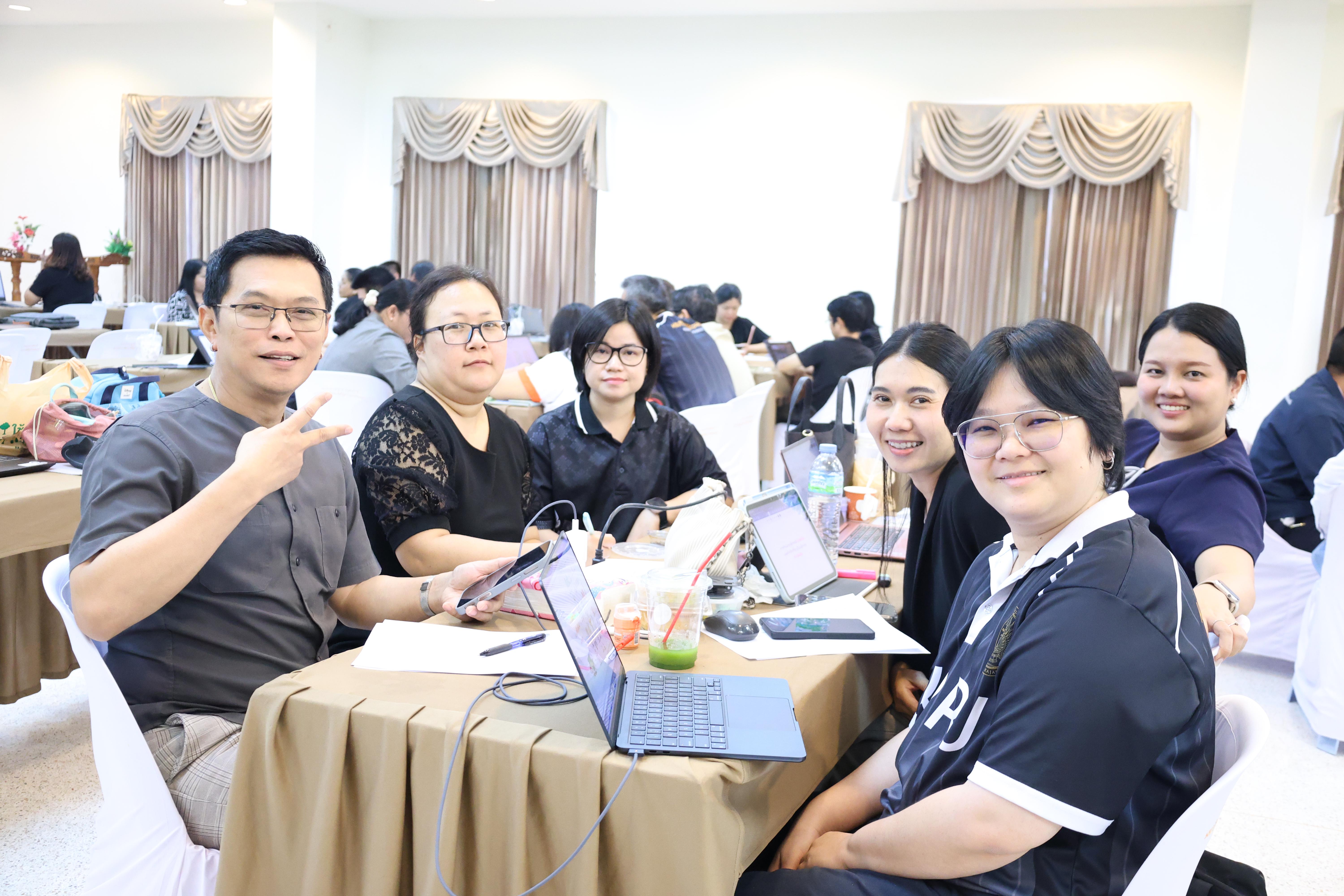 225. จัดโครงการเพื่อพัฒนาพัฒนาสมรรถนะครูของครูสำหรับอาจารย์ผู้สอน และอาจารย์นิเทศหลักสูตรครุศาสตรบัณฑิต ที่มีและยังไม่มีวุฒิทางการศึกษา