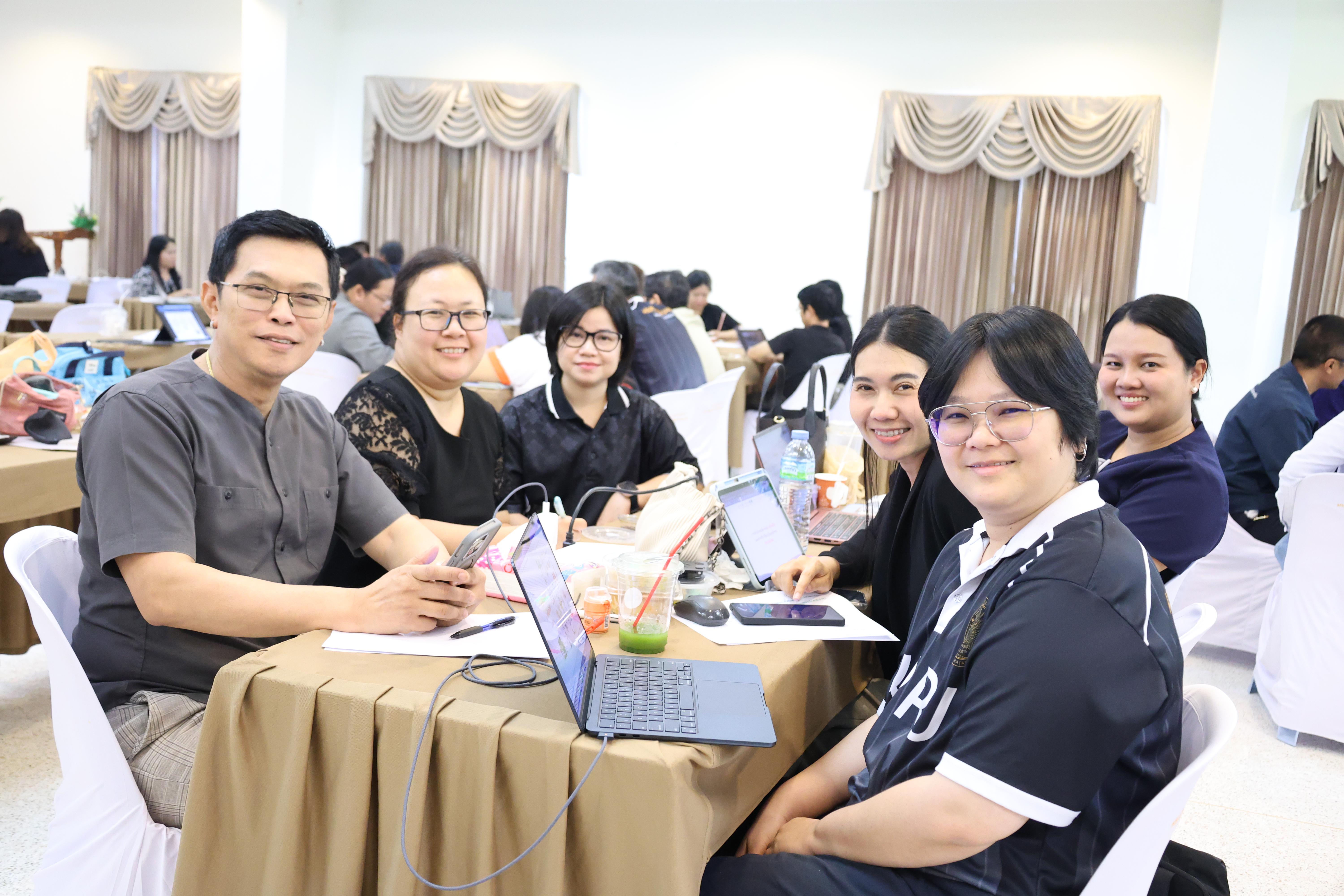 226. จัดโครงการเพื่อพัฒนาพัฒนาสมรรถนะครูของครูสำหรับอาจารย์ผู้สอน และอาจารย์นิเทศหลักสูตรครุศาสตรบัณฑิต ที่มีและยังไม่มีวุฒิทางการศึกษา