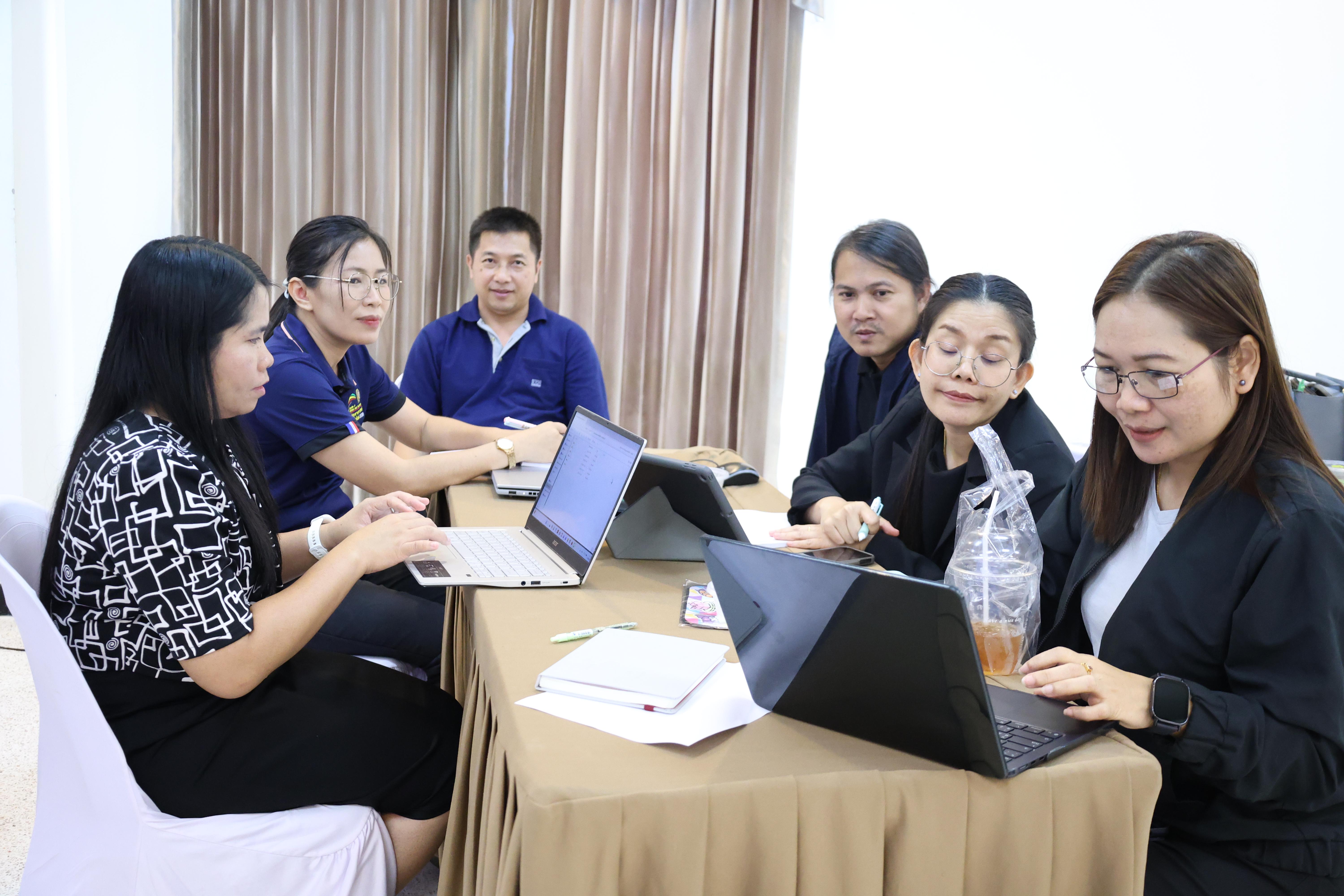 235. จัดโครงการเพื่อพัฒนาพัฒนาสมรรถนะครูของครูสำหรับอาจารย์ผู้สอน และอาจารย์นิเทศหลักสูตรครุศาสตรบัณฑิต ที่มีและยังไม่มีวุฒิทางการศึกษา