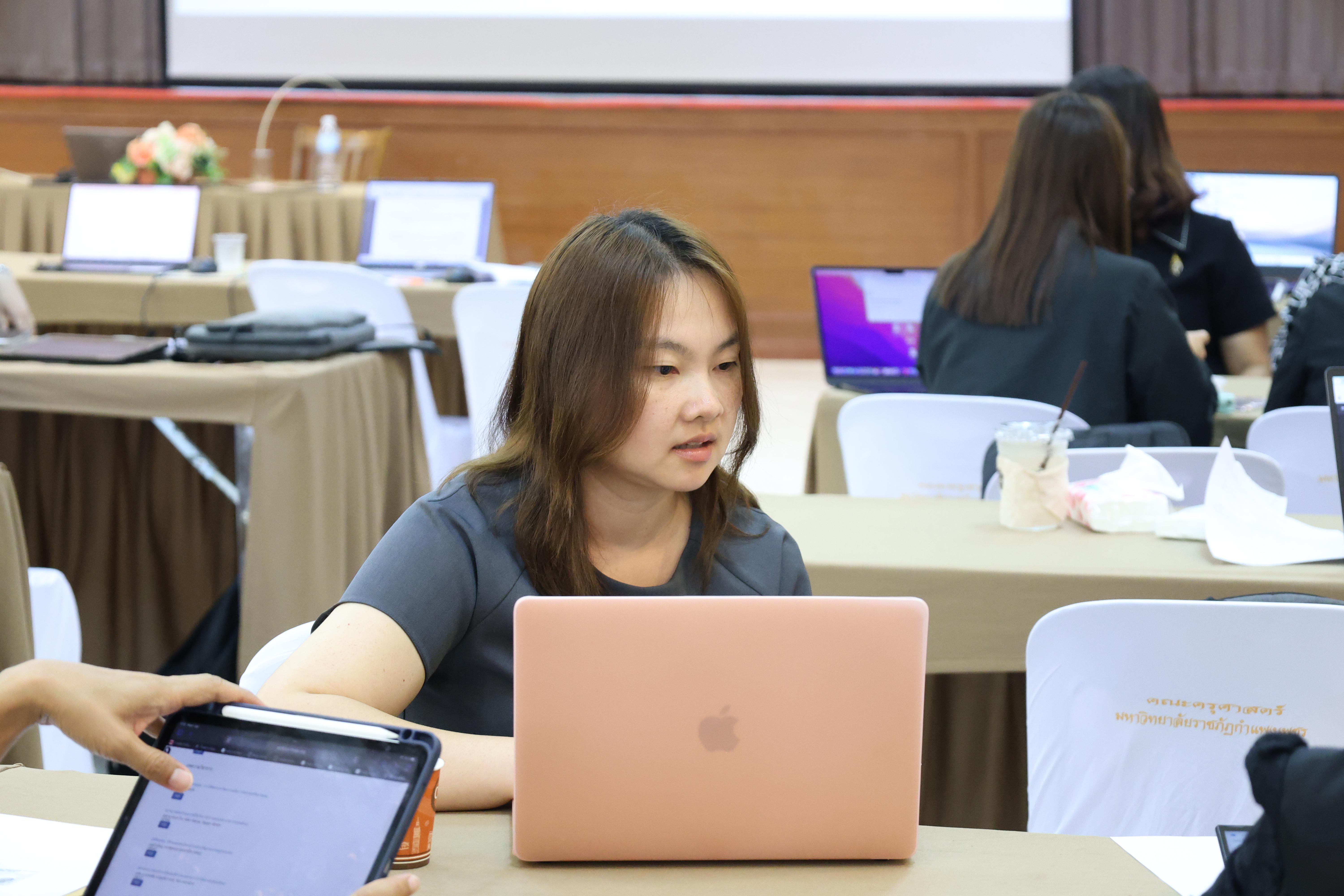 241. จัดโครงการเพื่อพัฒนาพัฒนาสมรรถนะครูของครูสำหรับอาจารย์ผู้สอน และอาจารย์นิเทศหลักสูตรครุศาสตรบัณฑิต ที่มีและยังไม่มีวุฒิทางการศึกษา