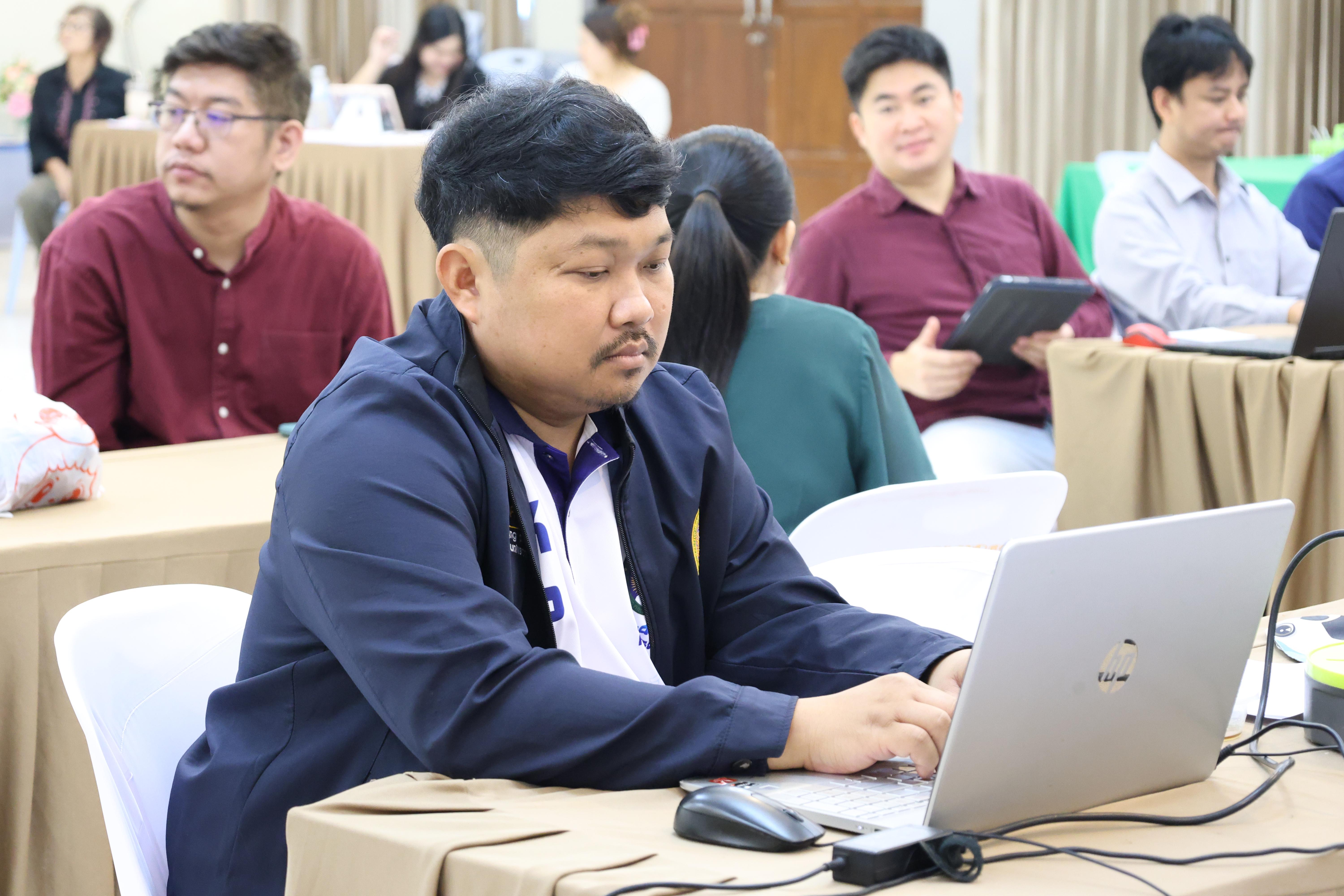 246. จัดโครงการเพื่อพัฒนาพัฒนาสมรรถนะครูของครูสำหรับอาจารย์ผู้สอน และอาจารย์นิเทศหลักสูตรครุศาสตรบัณฑิต ที่มีและยังไม่มีวุฒิทางการศึกษา