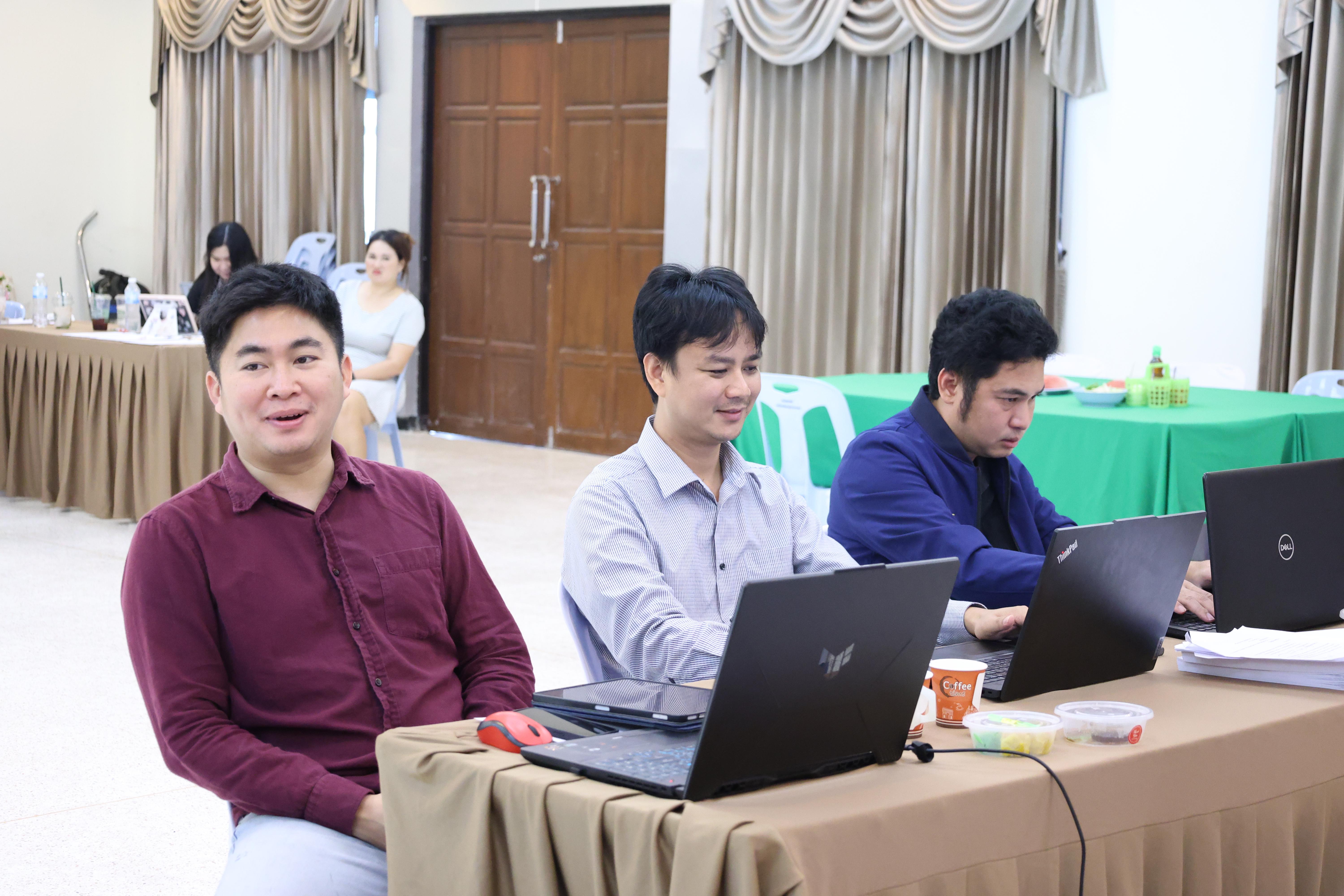 251. จัดโครงการเพื่อพัฒนาพัฒนาสมรรถนะครูของครูสำหรับอาจารย์ผู้สอน และอาจารย์นิเทศหลักสูตรครุศาสตรบัณฑิต ที่มีและยังไม่มีวุฒิทางการศึกษา