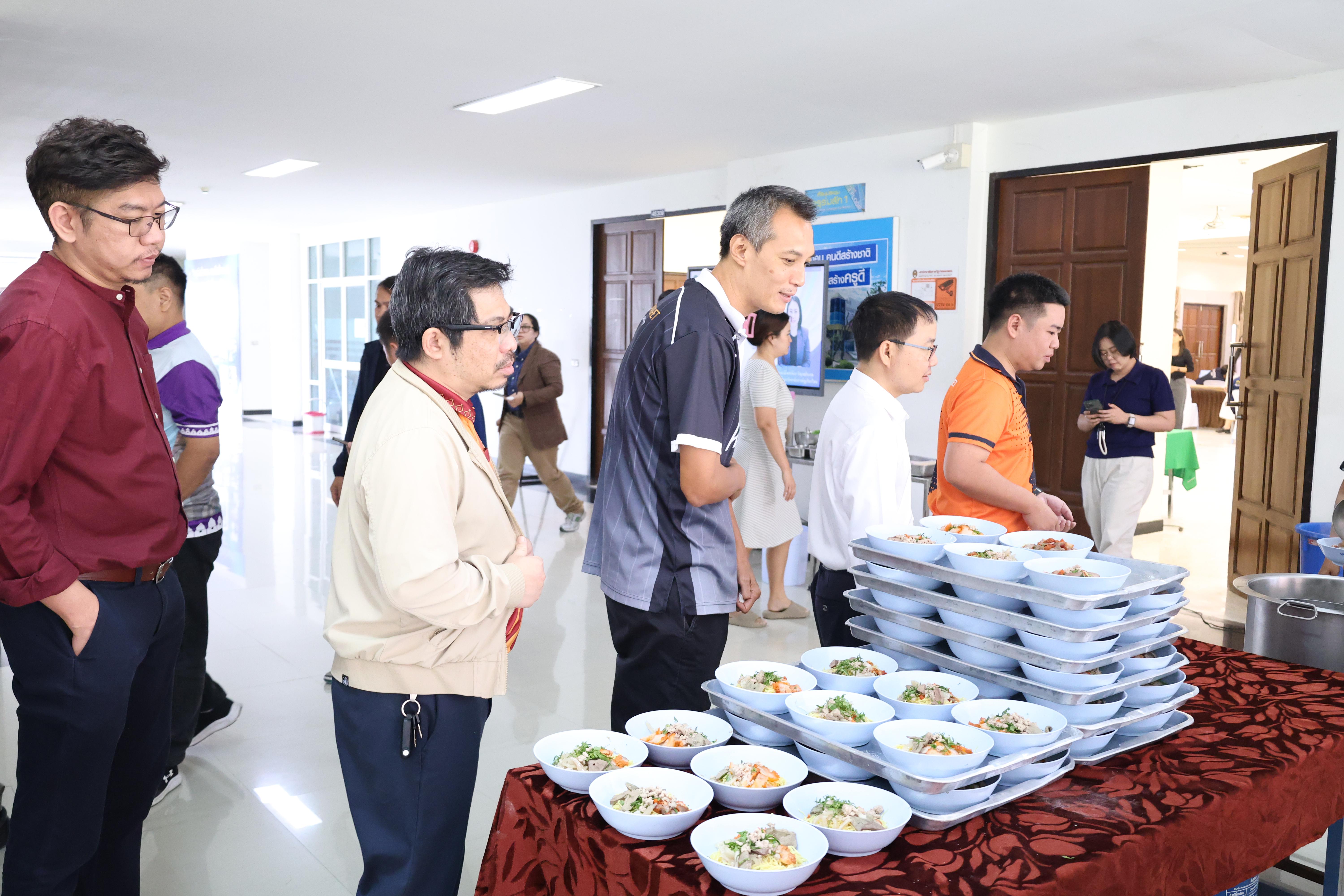 276. จัดโครงการเพื่อพัฒนาพัฒนาสมรรถนะครูของครูสำหรับอาจารย์ผู้สอน และอาจารย์นิเทศหลักสูตรครุศาสตรบัณฑิต ที่มีและยังไม่มีวุฒิทางการศึกษา