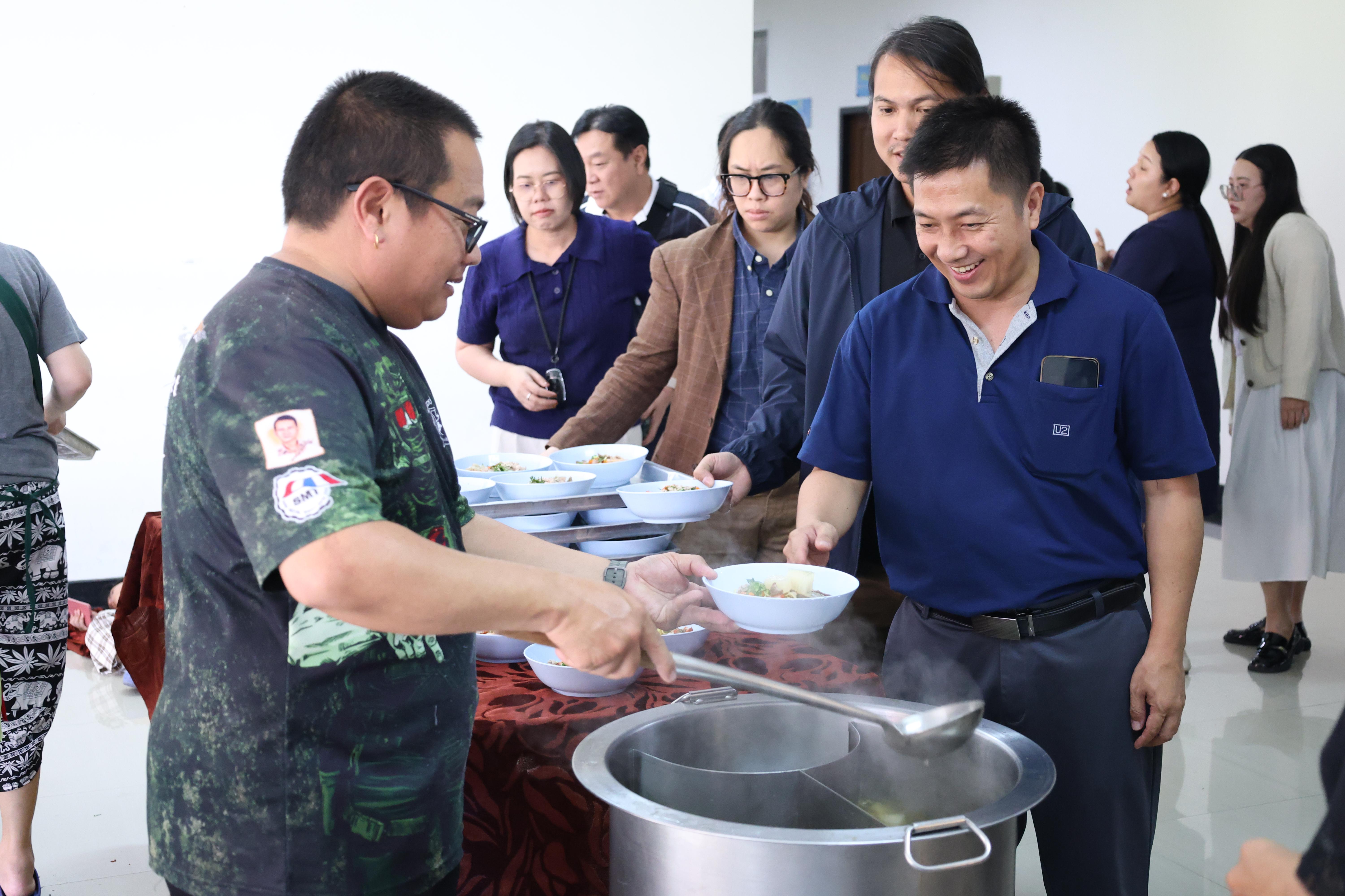 283. จัดโครงการเพื่อพัฒนาพัฒนาสมรรถนะครูของครูสำหรับอาจารย์ผู้สอน และอาจารย์นิเทศหลักสูตรครุศาสตรบัณฑิต ที่มีและยังไม่มีวุฒิทางการศึกษา