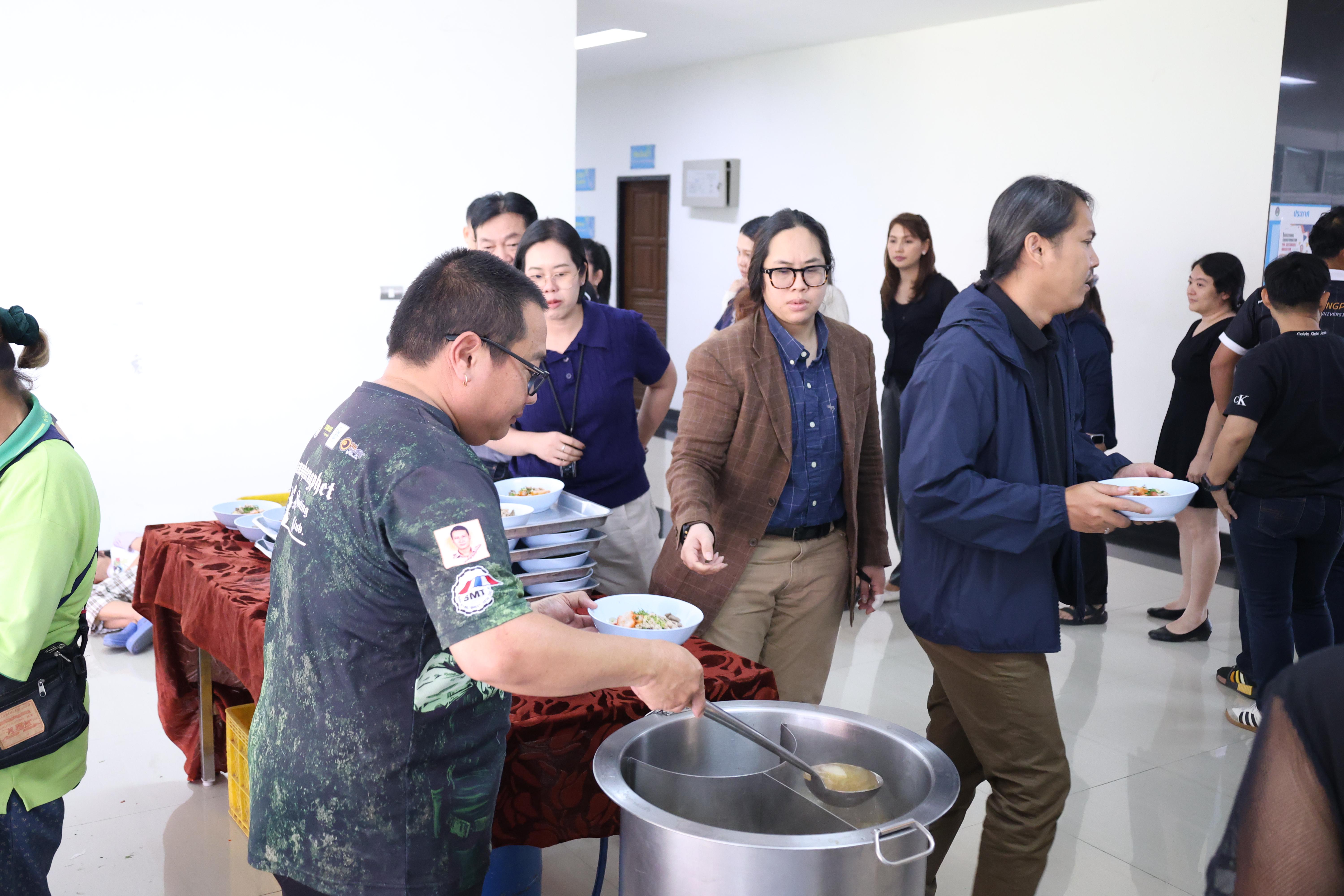 284. จัดโครงการเพื่อพัฒนาพัฒนาสมรรถนะครูของครูสำหรับอาจารย์ผู้สอน และอาจารย์นิเทศหลักสูตรครุศาสตรบัณฑิต ที่มีและยังไม่มีวุฒิทางการศึกษา