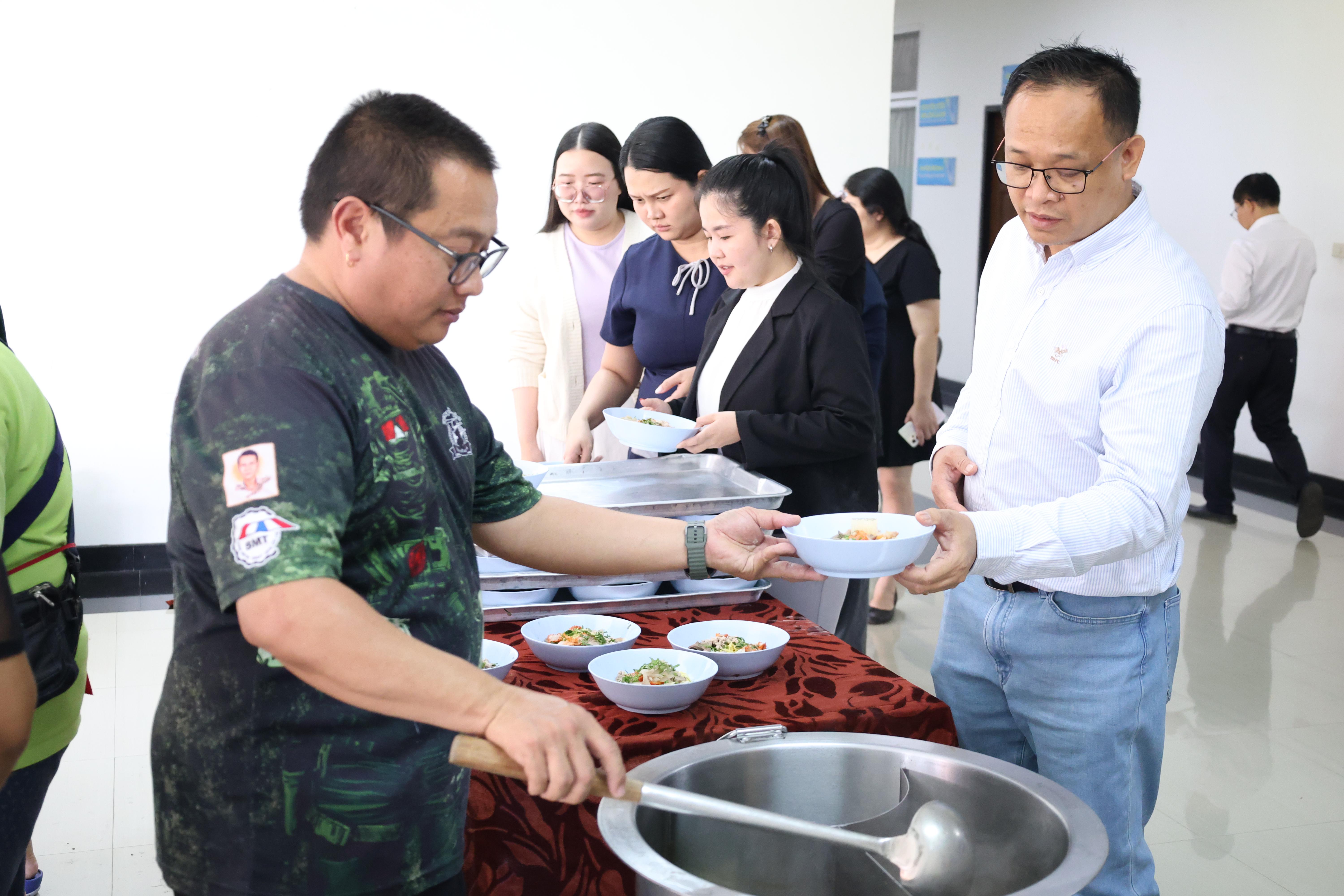 285. จัดโครงการเพื่อพัฒนาพัฒนาสมรรถนะครูของครูสำหรับอาจารย์ผู้สอน และอาจารย์นิเทศหลักสูตรครุศาสตรบัณฑิต ที่มีและยังไม่มีวุฒิทางการศึกษา