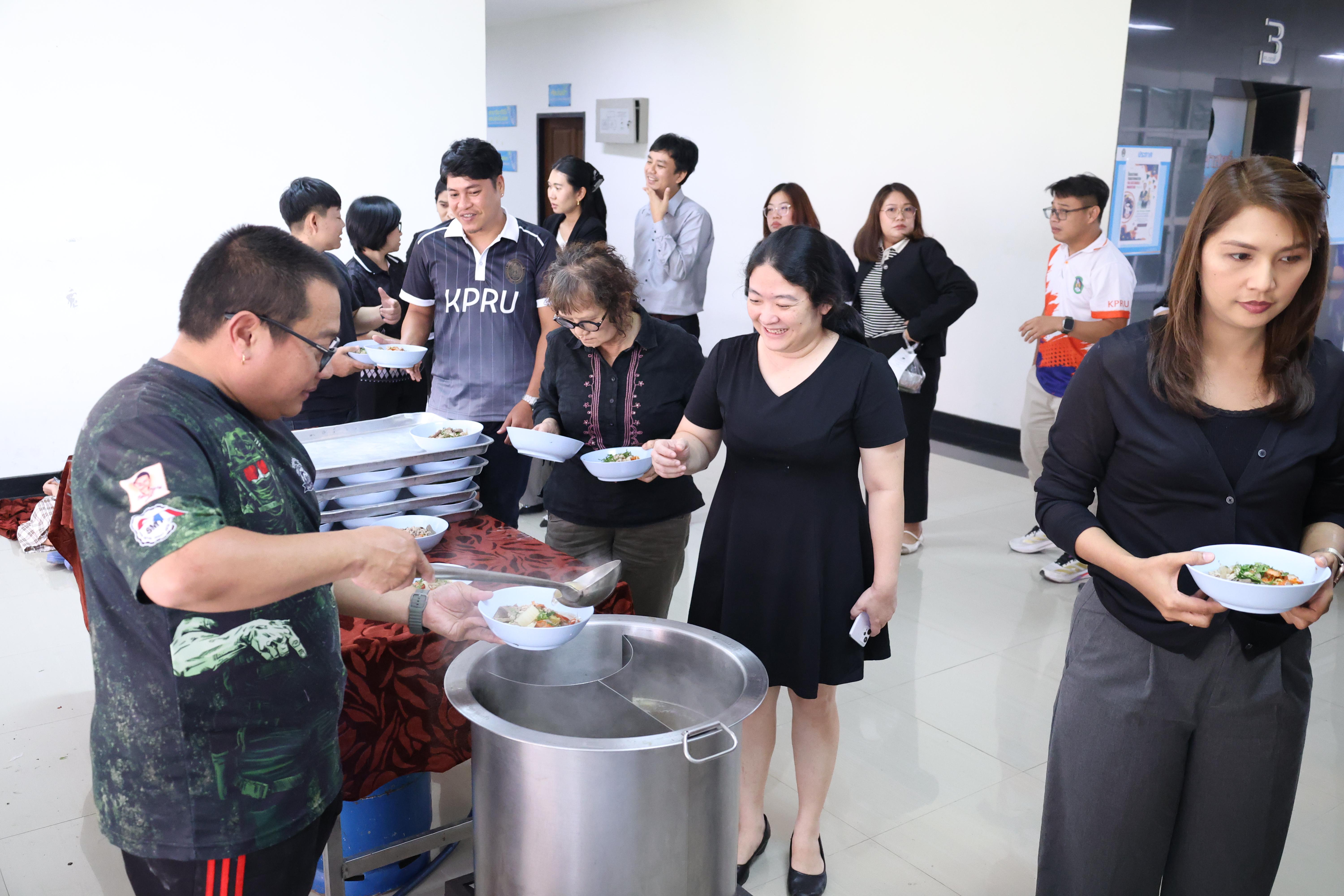 289. จัดโครงการเพื่อพัฒนาพัฒนาสมรรถนะครูของครูสำหรับอาจารย์ผู้สอน และอาจารย์นิเทศหลักสูตรครุศาสตรบัณฑิต ที่มีและยังไม่มีวุฒิทางการศึกษา