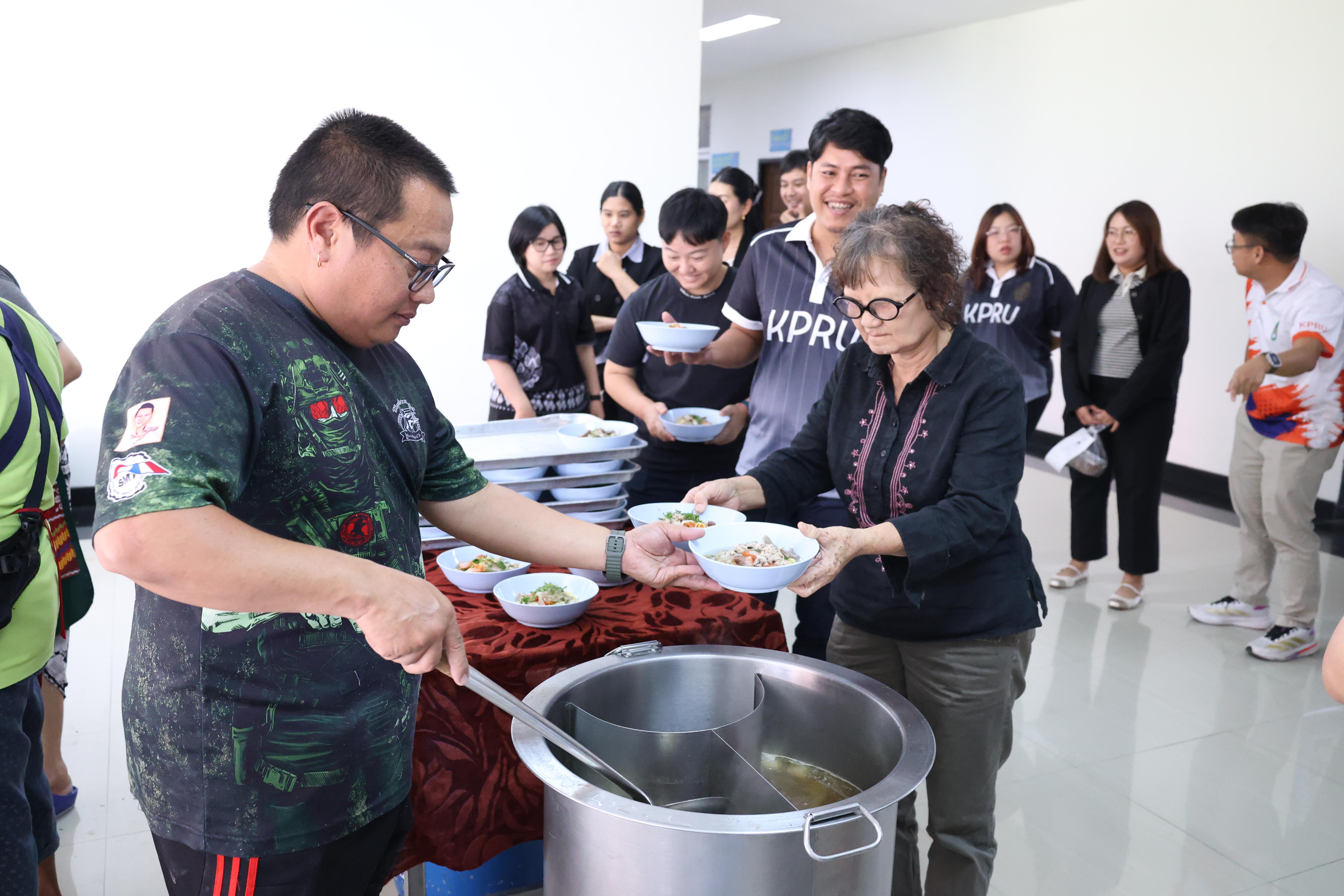 290. จัดโครงการเพื่อพัฒนาพัฒนาสมรรถนะครูของครูสำหรับอาจารย์ผู้สอน และอาจารย์นิเทศหลักสูตรครุศาสตรบัณฑิต ที่มีและยังไม่มีวุฒิทางการศึกษา