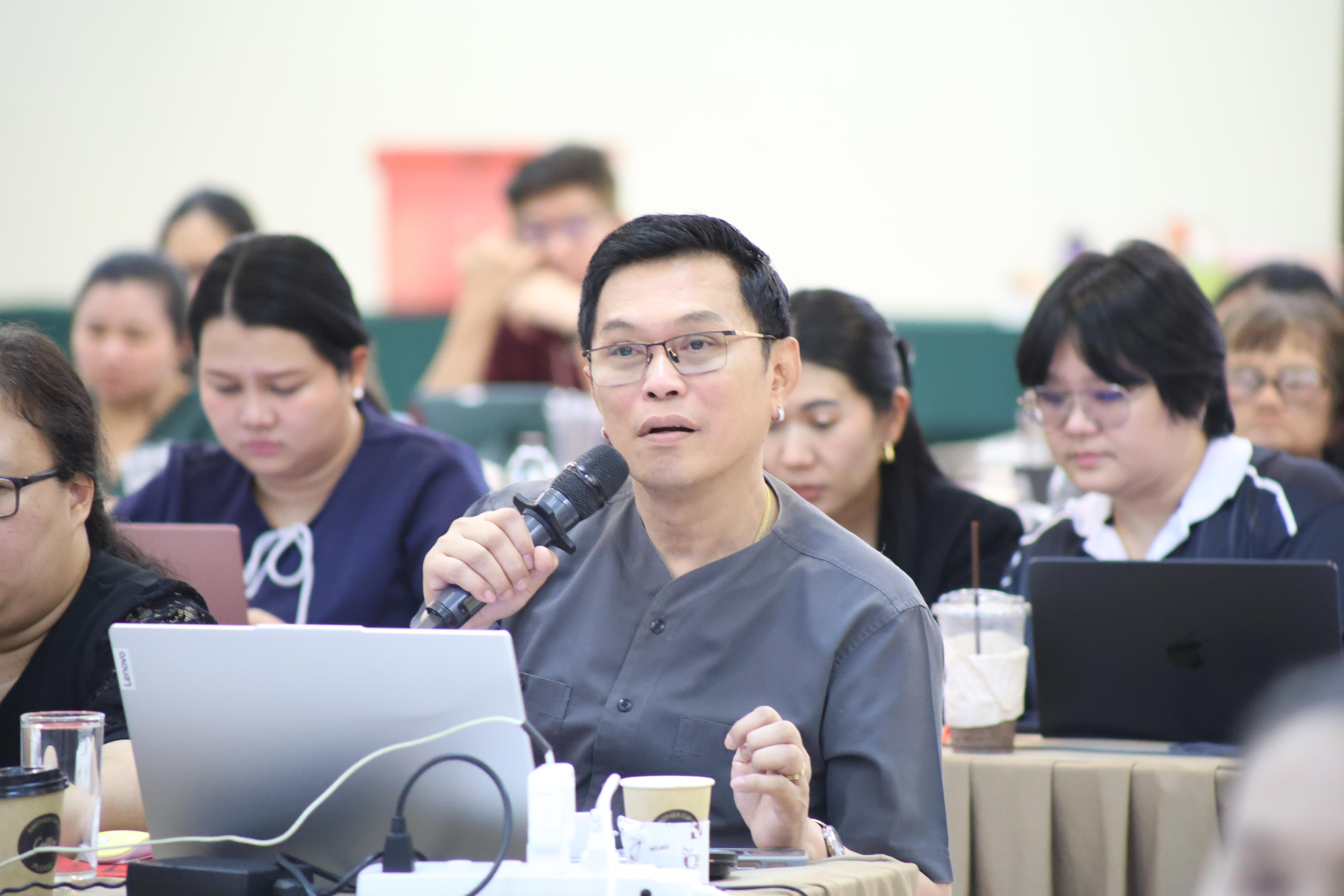 317. จัดโครงการเพื่อพัฒนาพัฒนาสมรรถนะครูของครูสำหรับอาจารย์ผู้สอน และอาจารย์นิเทศหลักสูตรครุศาสตรบัณฑิต ที่มีและยังไม่มีวุฒิทางการศึกษา