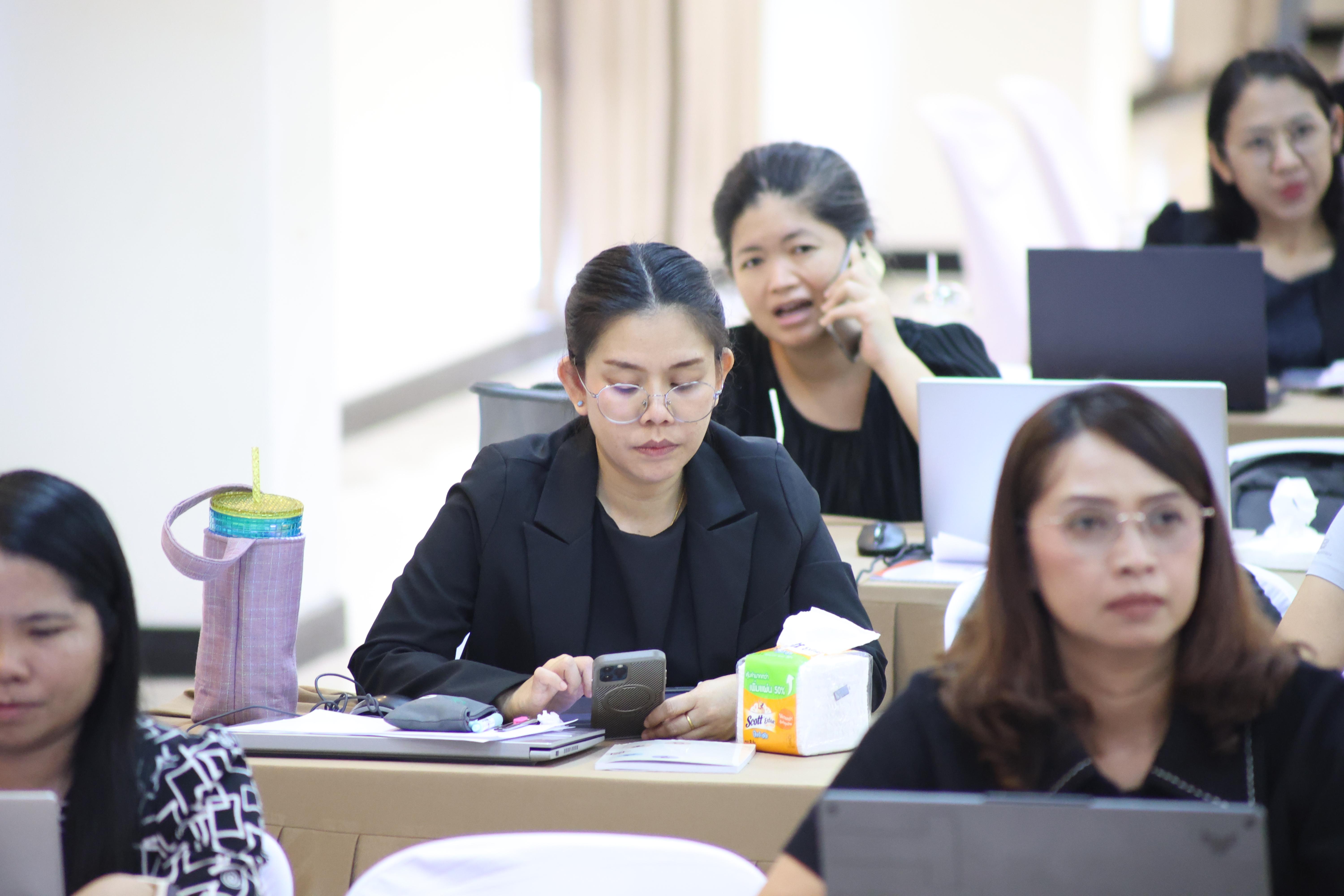 322. จัดโครงการเพื่อพัฒนาพัฒนาสมรรถนะครูของครูสำหรับอาจารย์ผู้สอน และอาจารย์นิเทศหลักสูตรครุศาสตรบัณฑิต ที่มีและยังไม่มีวุฒิทางการศึกษา