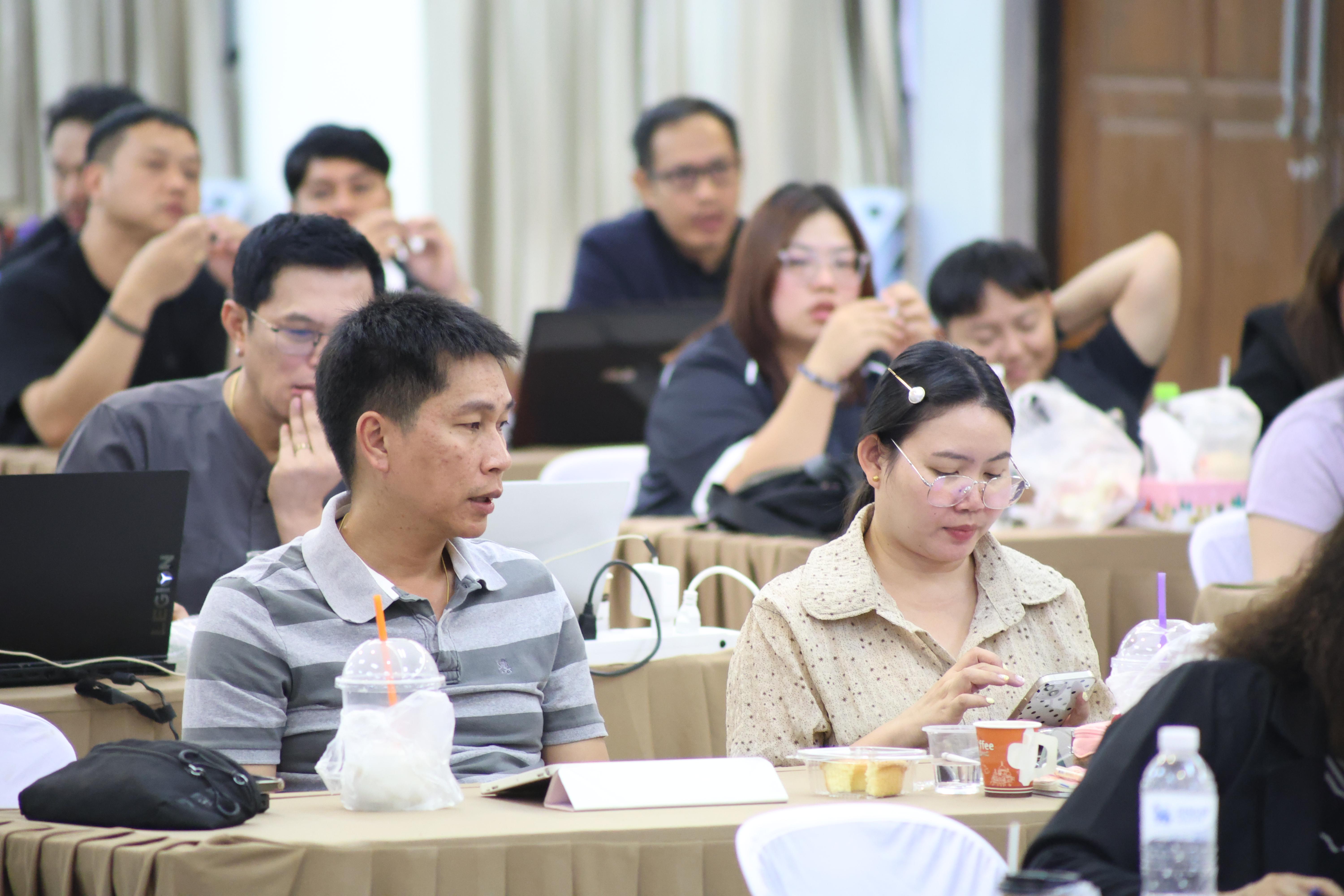 324. จัดโครงการเพื่อพัฒนาพัฒนาสมรรถนะครูของครูสำหรับอาจารย์ผู้สอน และอาจารย์นิเทศหลักสูตรครุศาสตรบัณฑิต ที่มีและยังไม่มีวุฒิทางการศึกษา