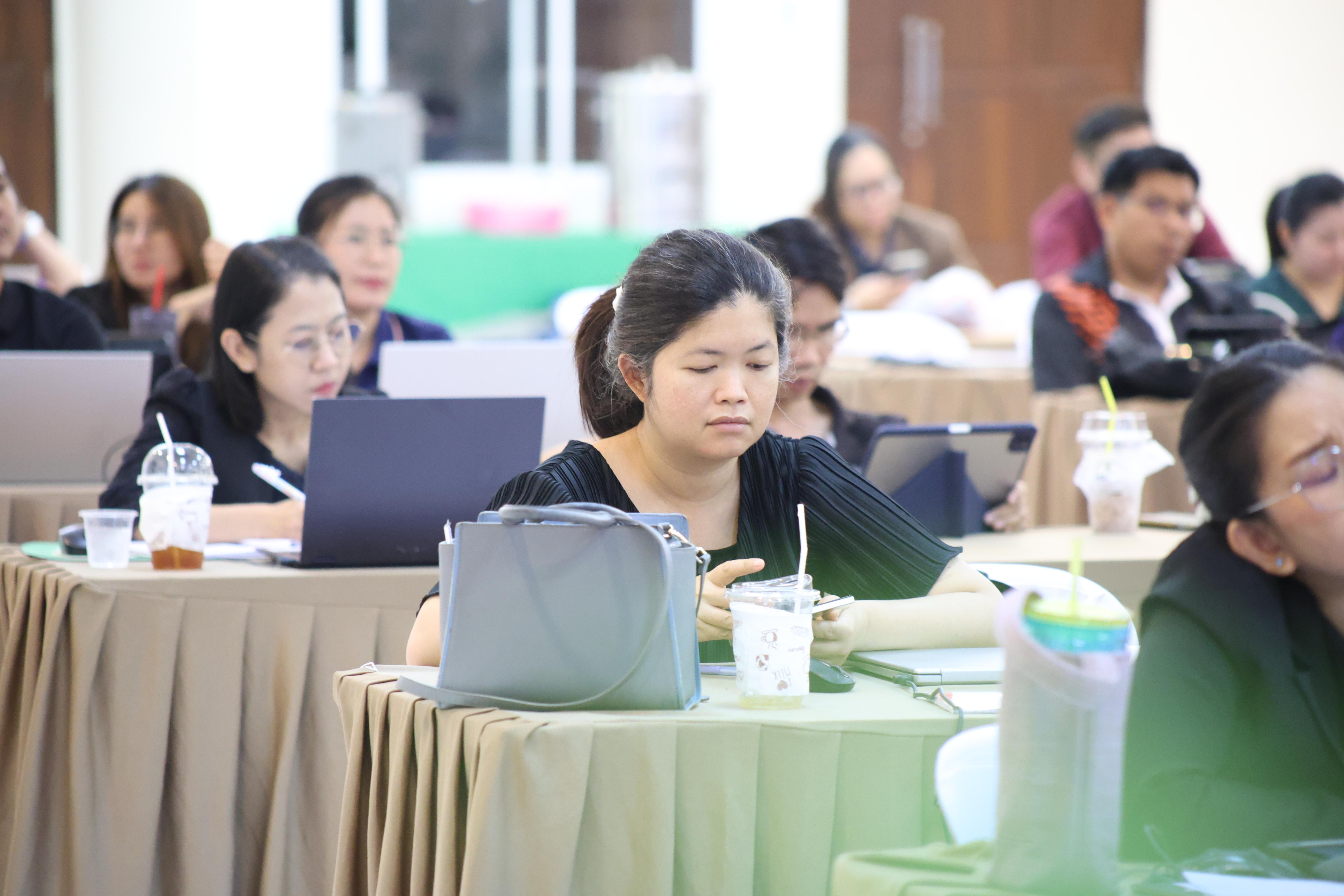 333. จัดโครงการเพื่อพัฒนาพัฒนาสมรรถนะครูของครูสำหรับอาจารย์ผู้สอน และอาจารย์นิเทศหลักสูตรครุศาสตรบัณฑิต ที่มีและยังไม่มีวุฒิทางการศึกษา